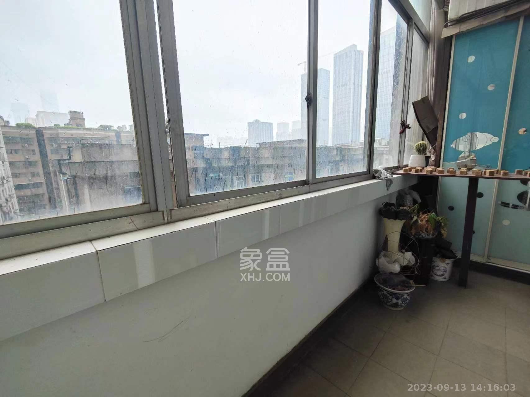 兴汉大厦蝶扇楼  3室2厅2卫   5000.00元/月室内图