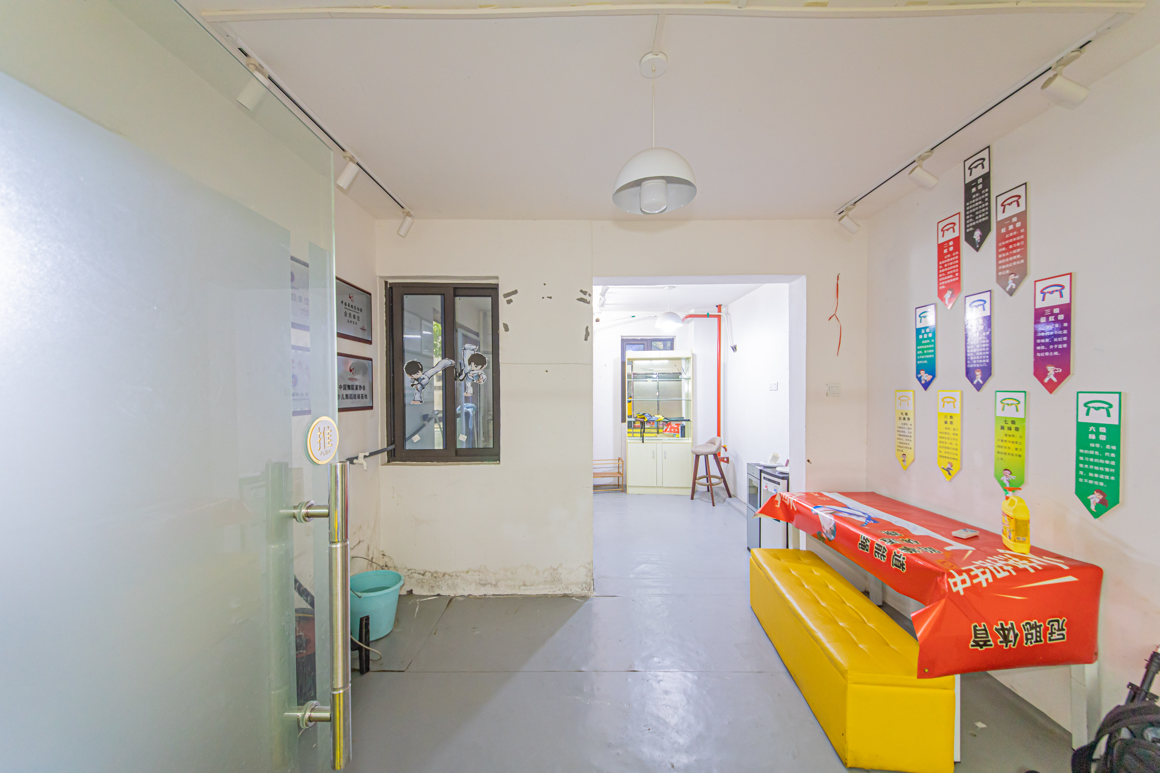 鑫远悦城（鑫远悦时代）  3室2厅2卫    100.0万客厅