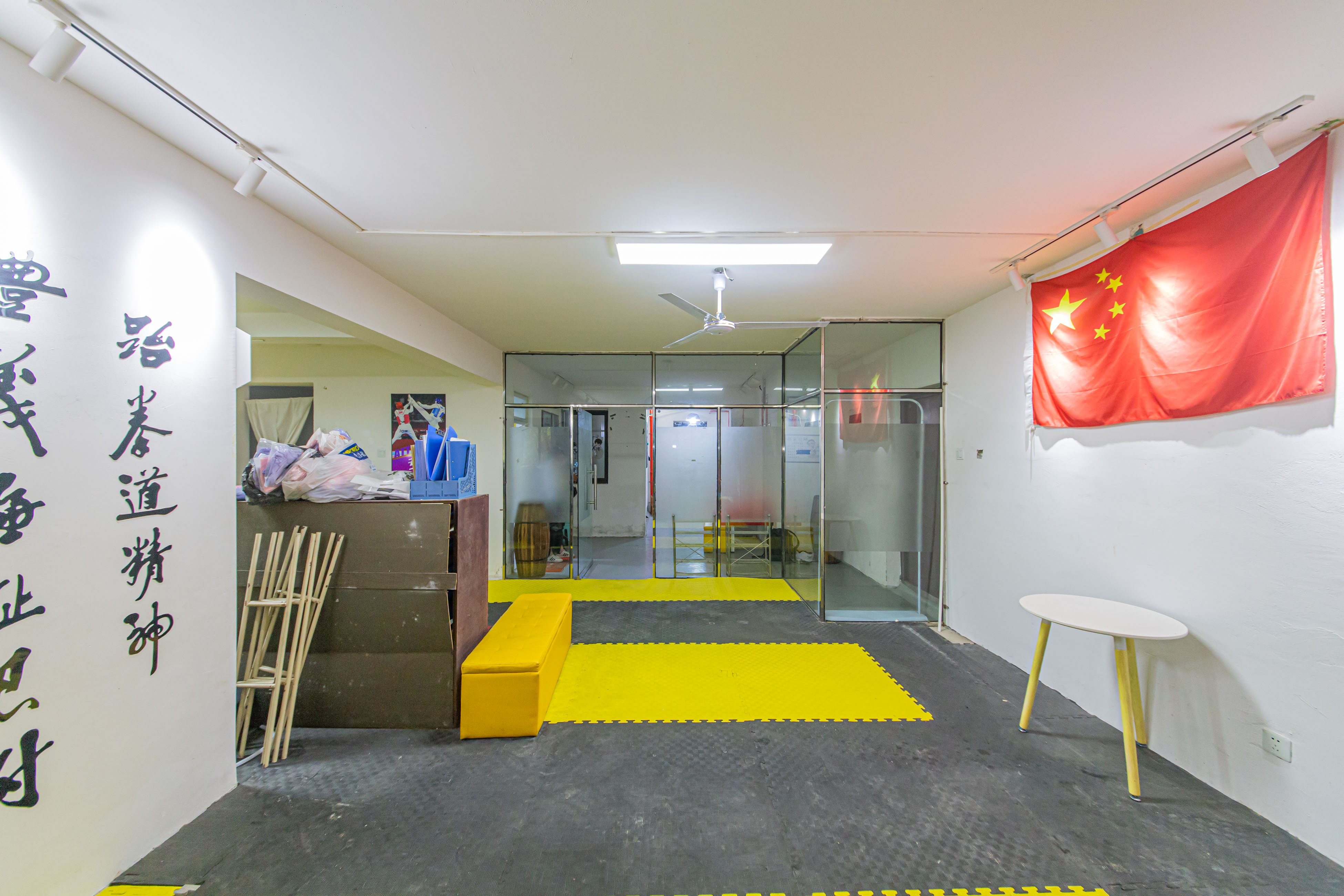 鑫远悦城（鑫远悦时代）  3室2厅2卫    100.0万客厅