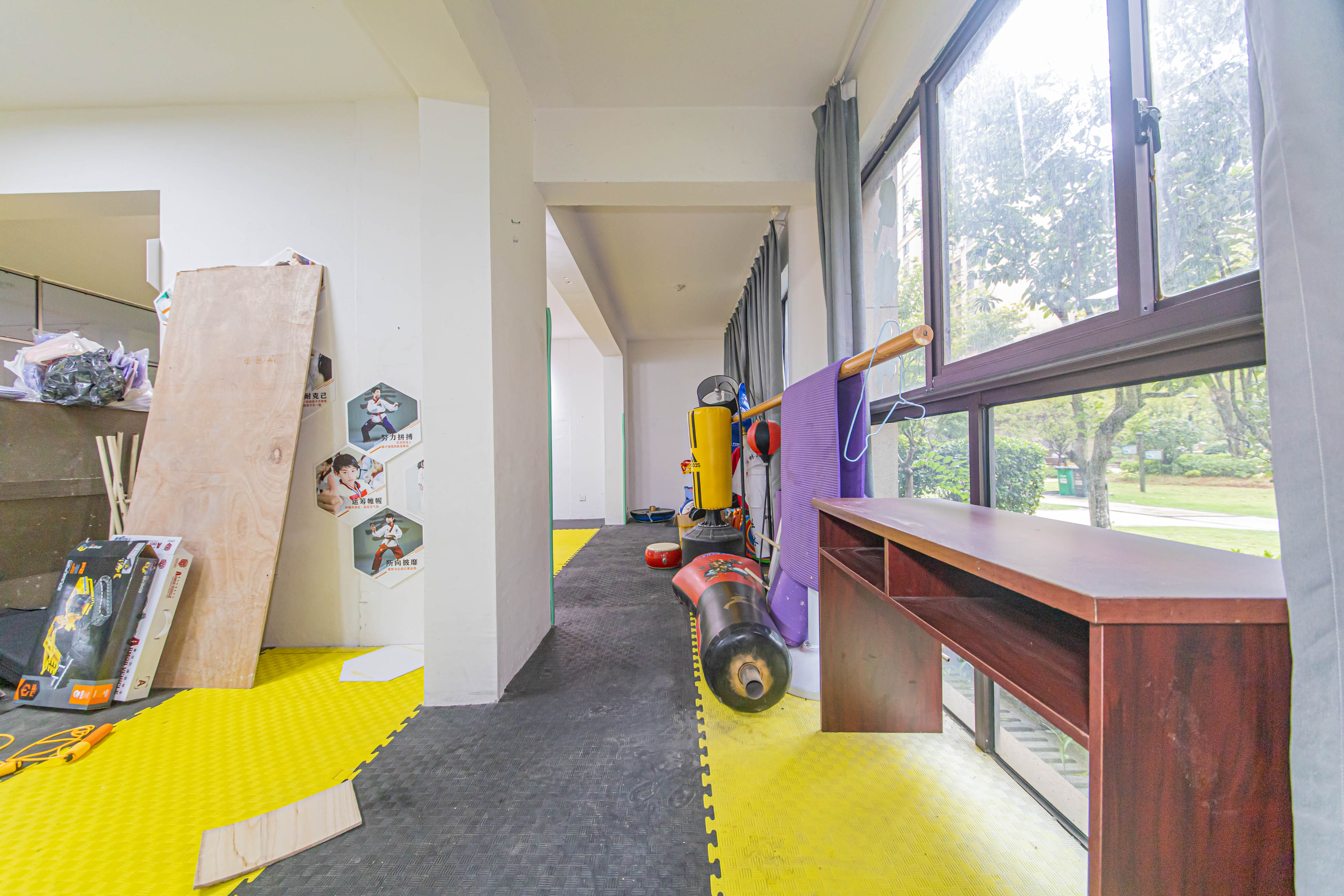 鑫远悦城（鑫远悦时代）  3室2厅2卫    100.0万阳台