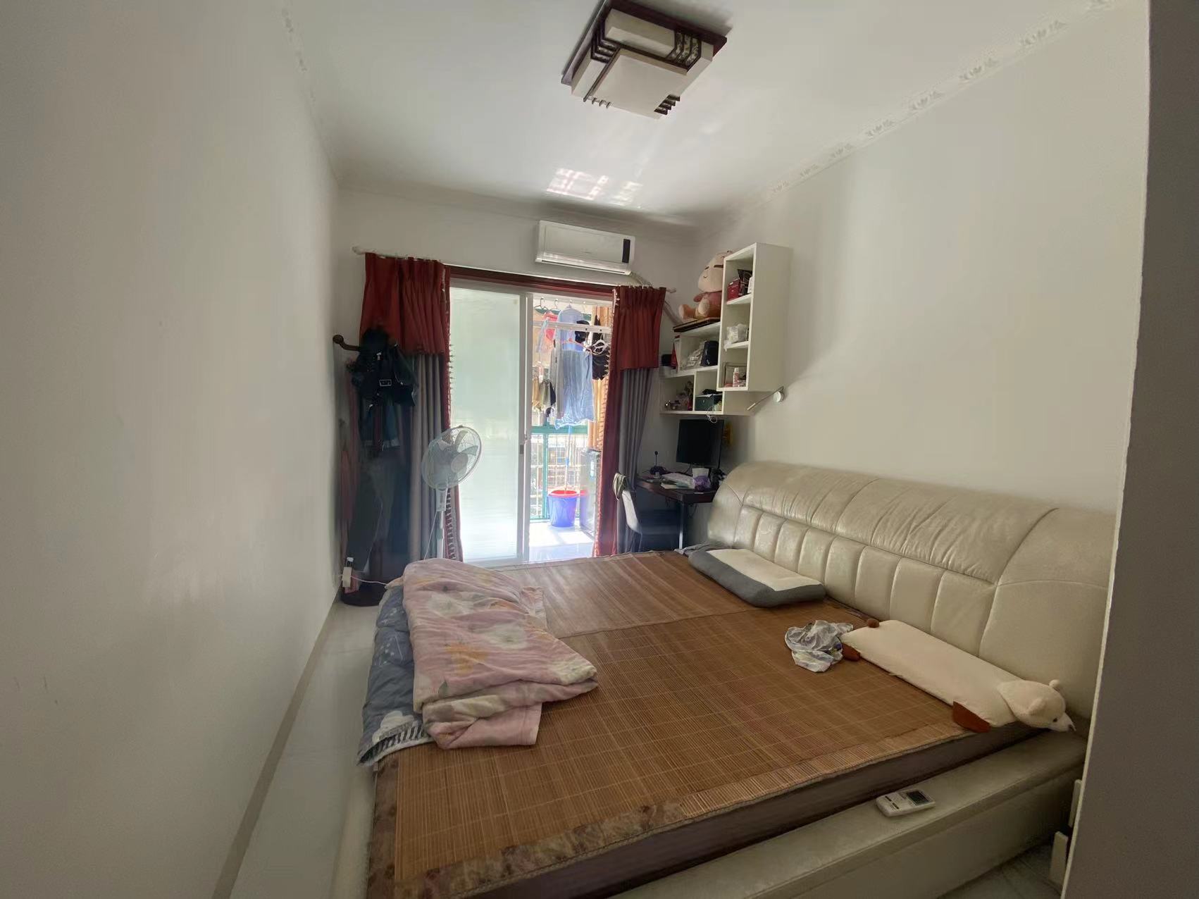 华夏佳园二期 3室2厅2卫 55.0万 华夏佳园二期 3室2厅2卫 55.0万客厅