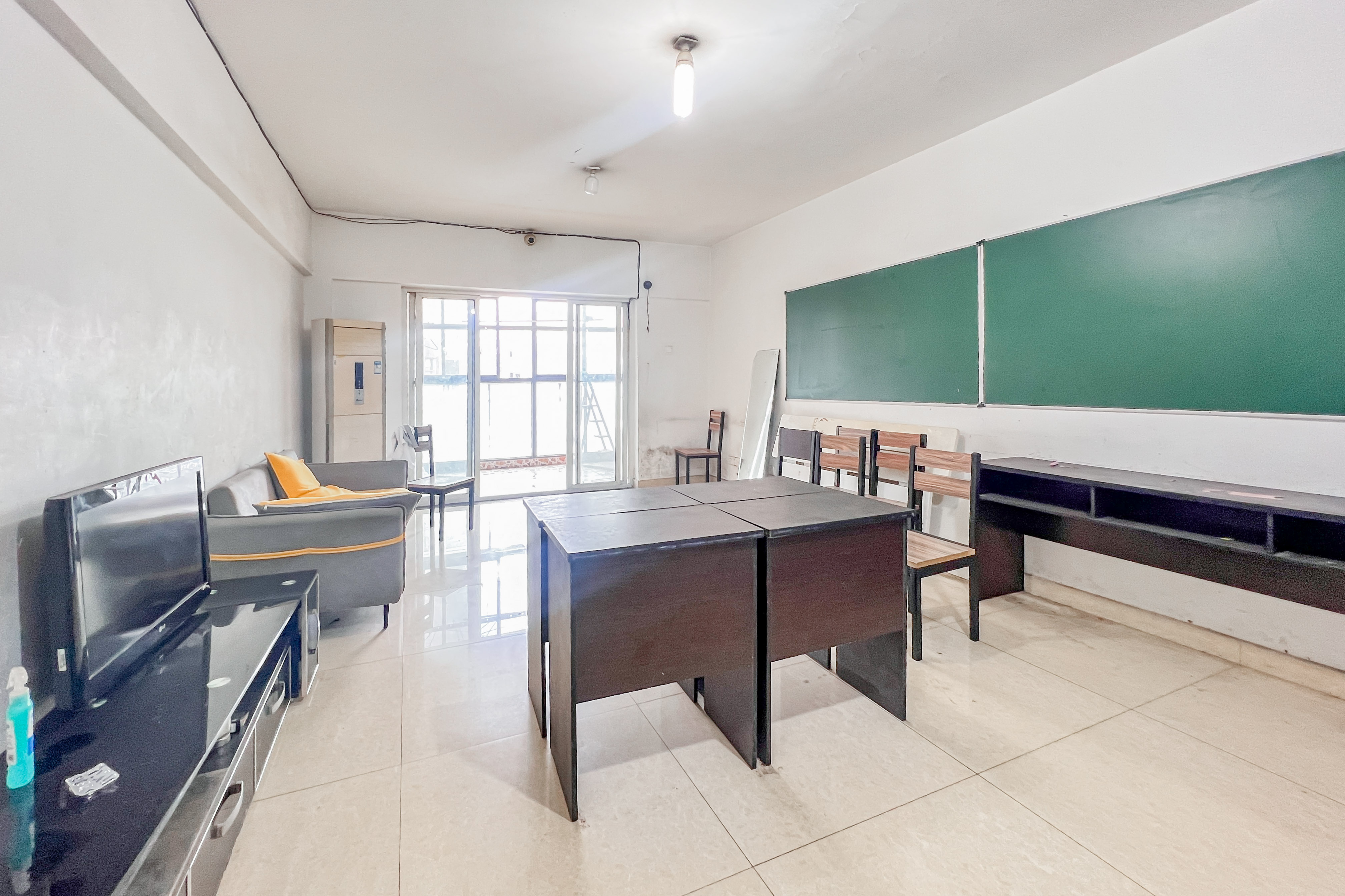 未来城科学家园  3室2厅2卫   125.00万客厅