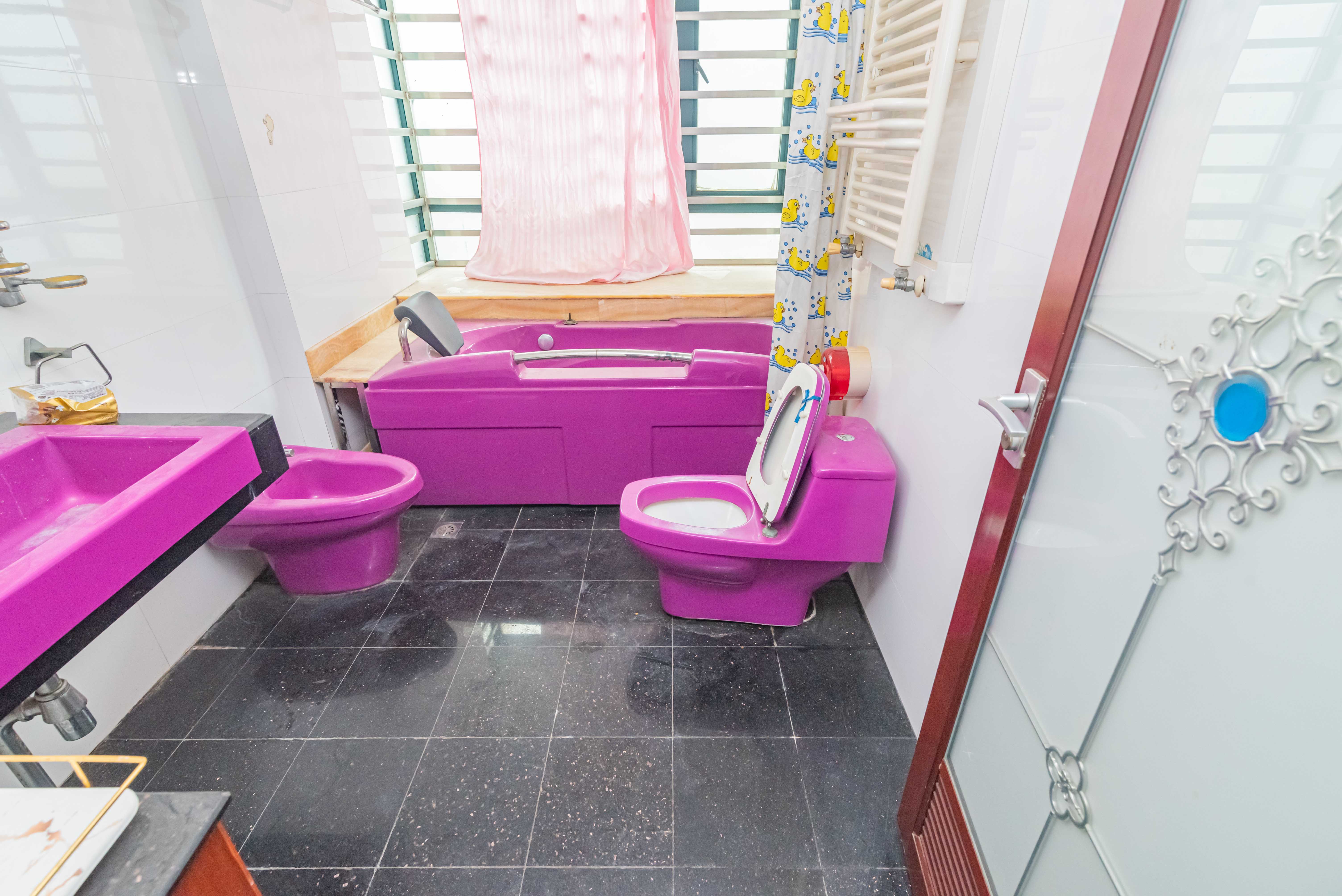 华盛新外滩  4室2厅2卫    220.0万 华盛新外滩  4室2厅2卫    220.0万卫生间