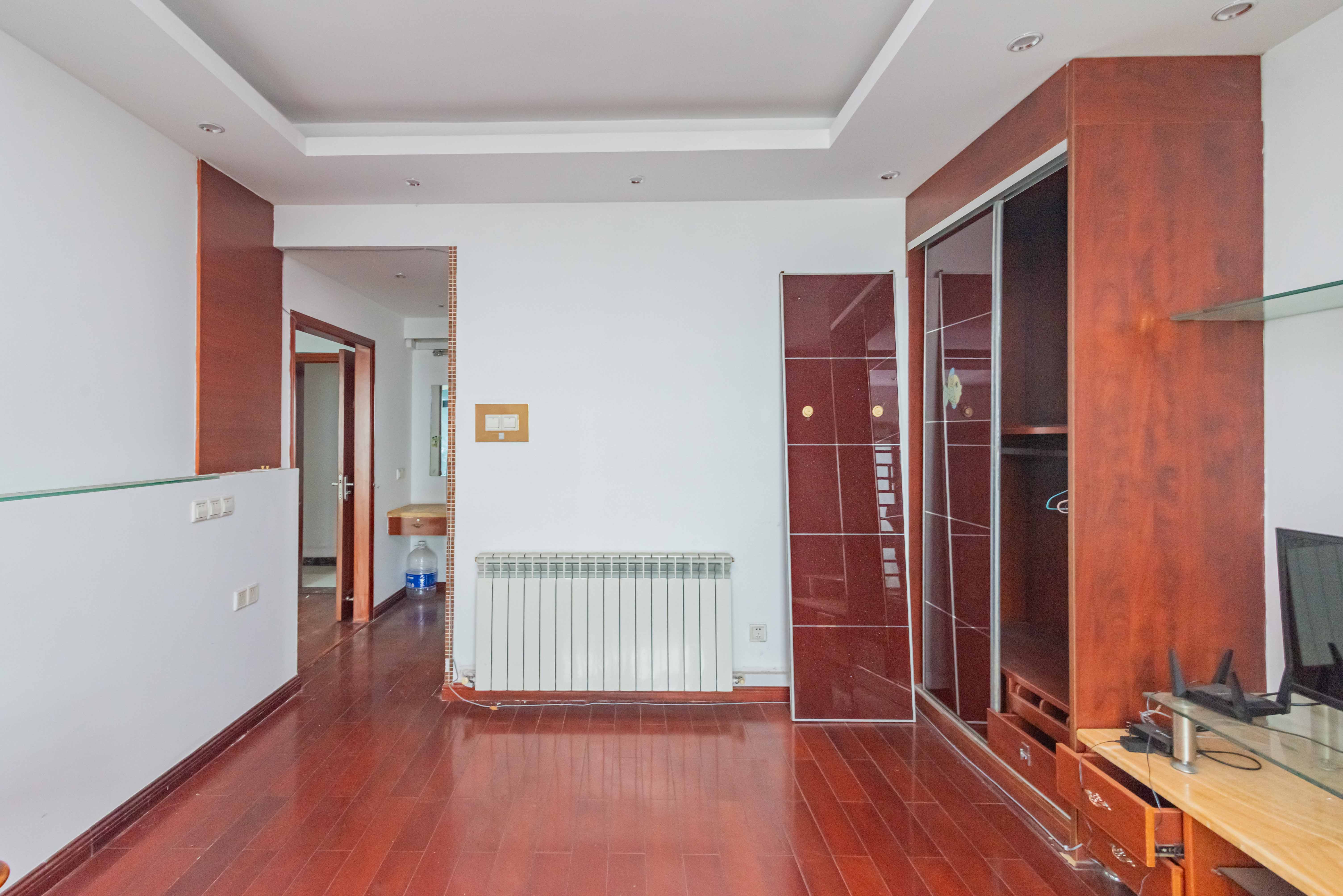 华盛新外滩  4室2厅2卫    220.0万 华盛新外滩  4室2厅2卫    220.0万卧室