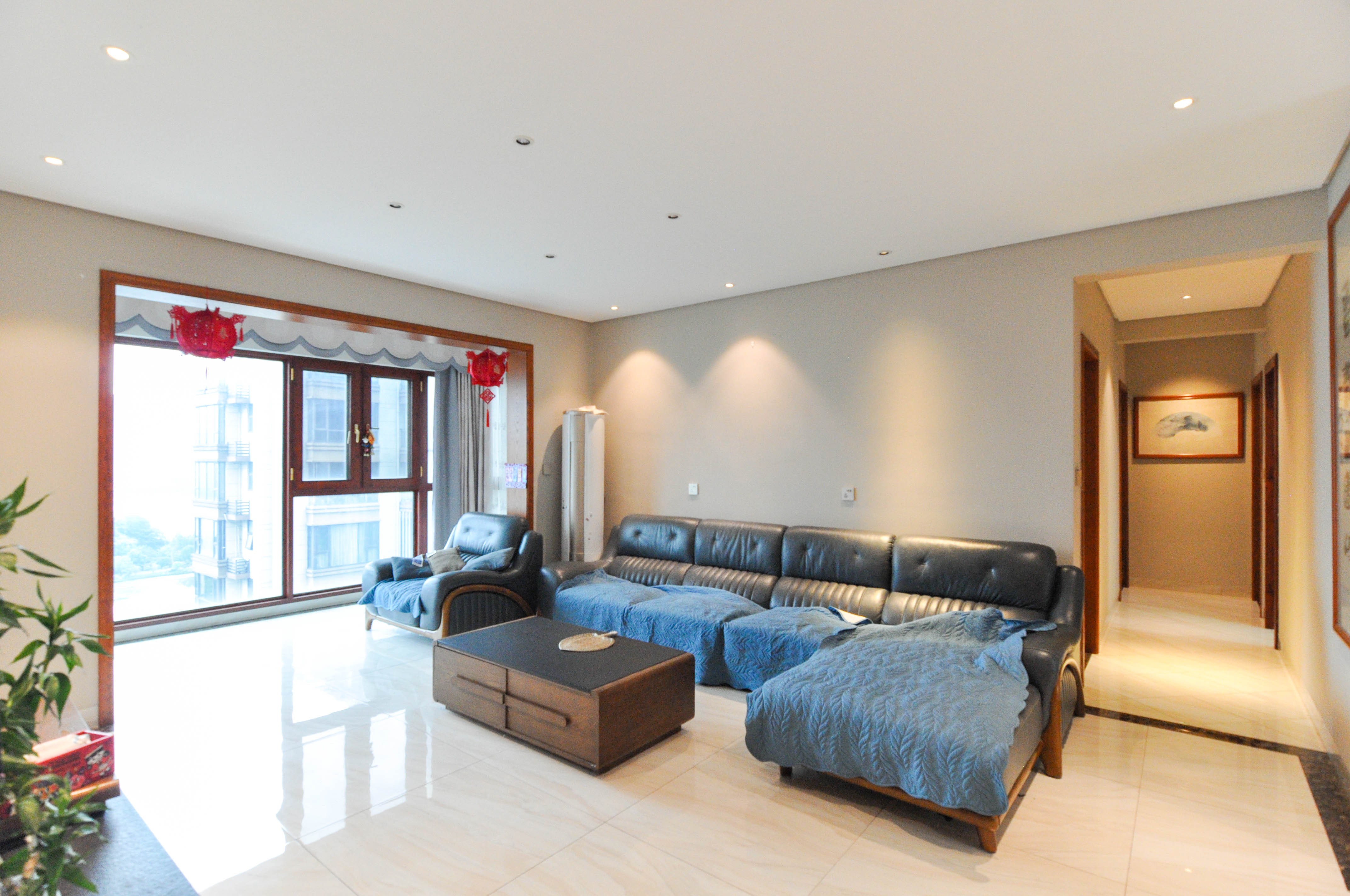 佳兆业云顶梅溪湖(佳兆业梅溪荟) 4室2厅2卫 205.0万 佳兆业云顶梅溪湖(佳兆业梅溪荟) 4室2厅2卫 205.0万客厅