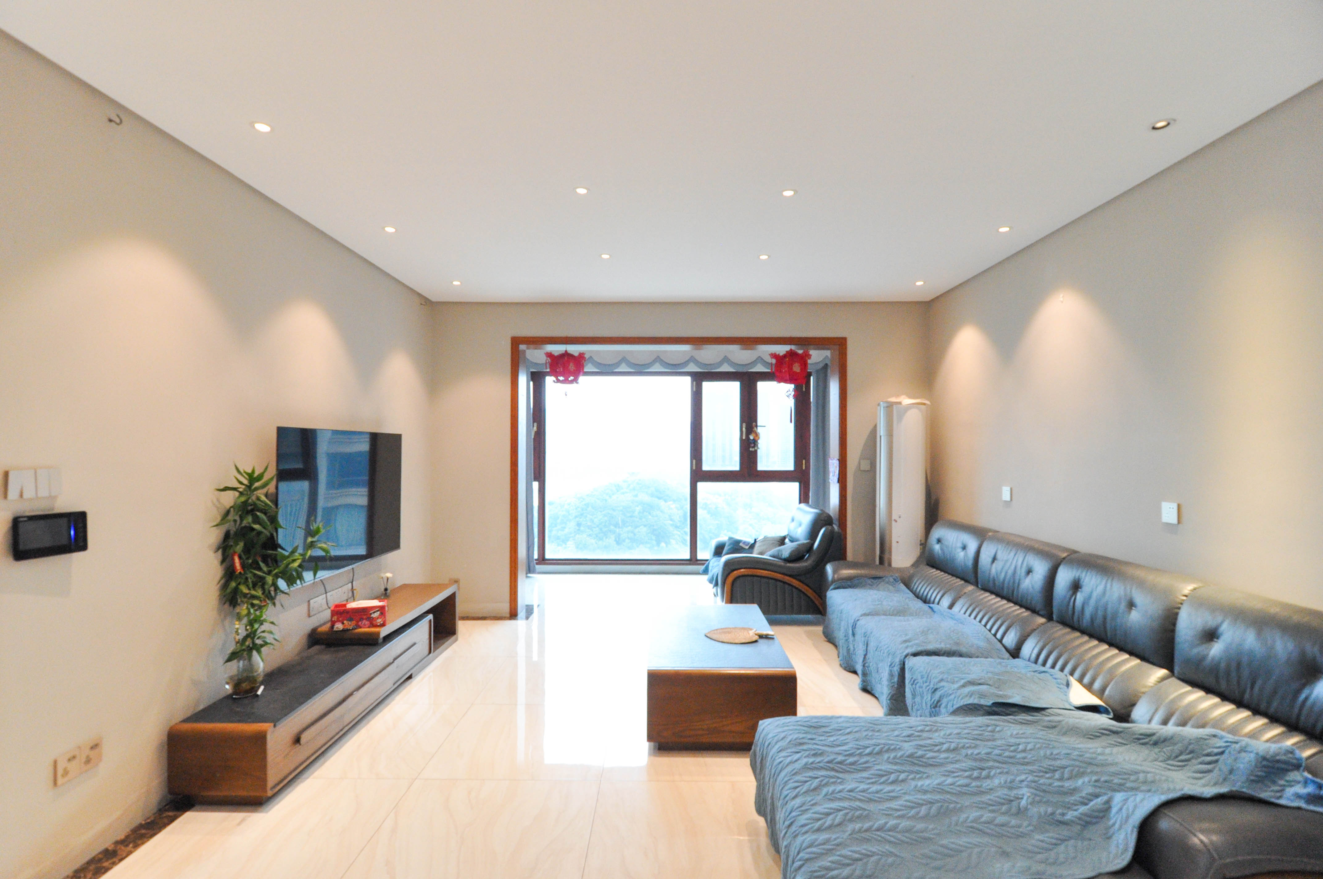 佳兆业云顶梅溪湖(佳兆业梅溪荟) 4室2厅2卫 205.0万 佳兆业云顶梅溪湖(佳兆业梅溪荟) 4室2厅2卫 205.0万客厅