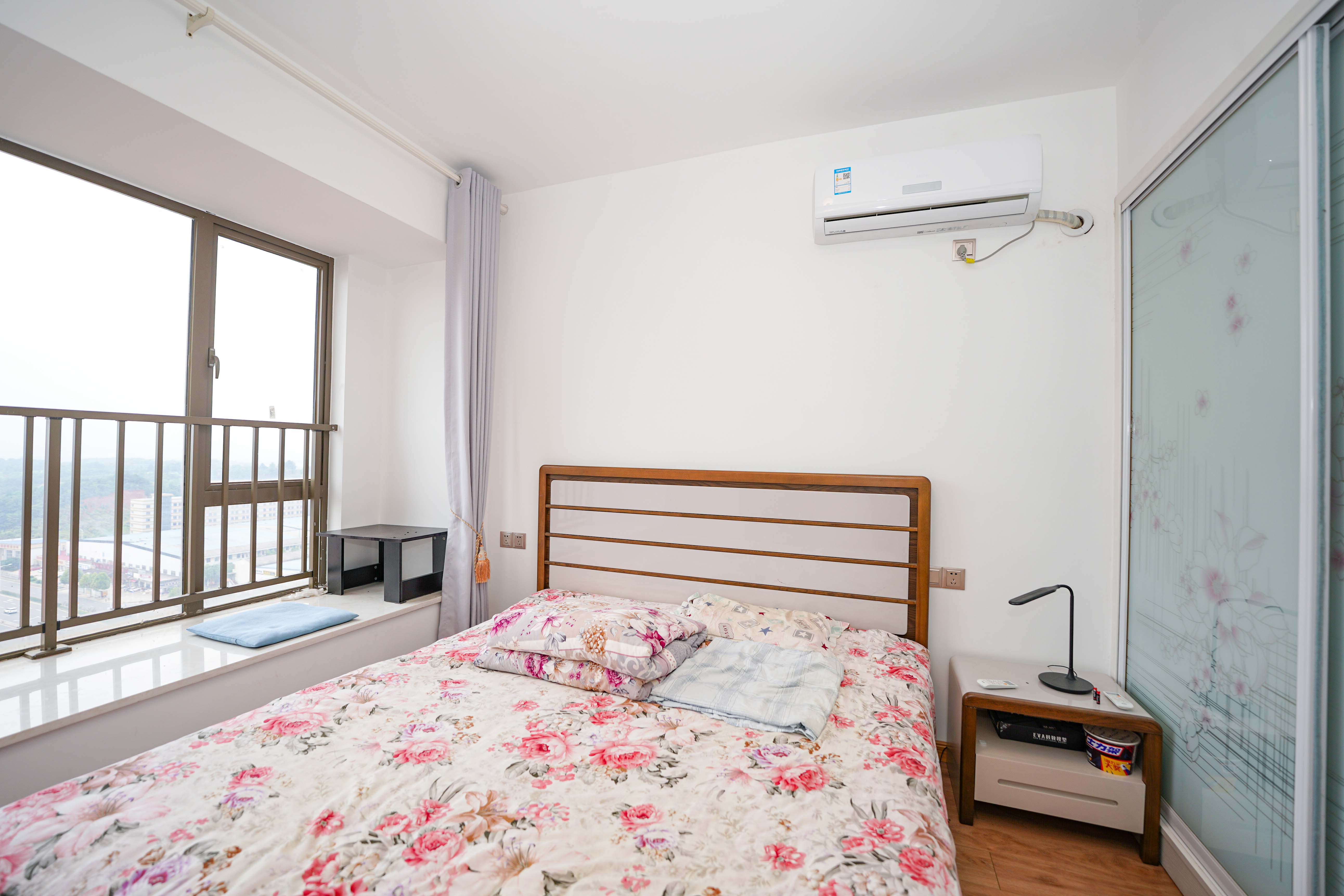 幸福庄园  3室2厅1卫    72.8万卧室