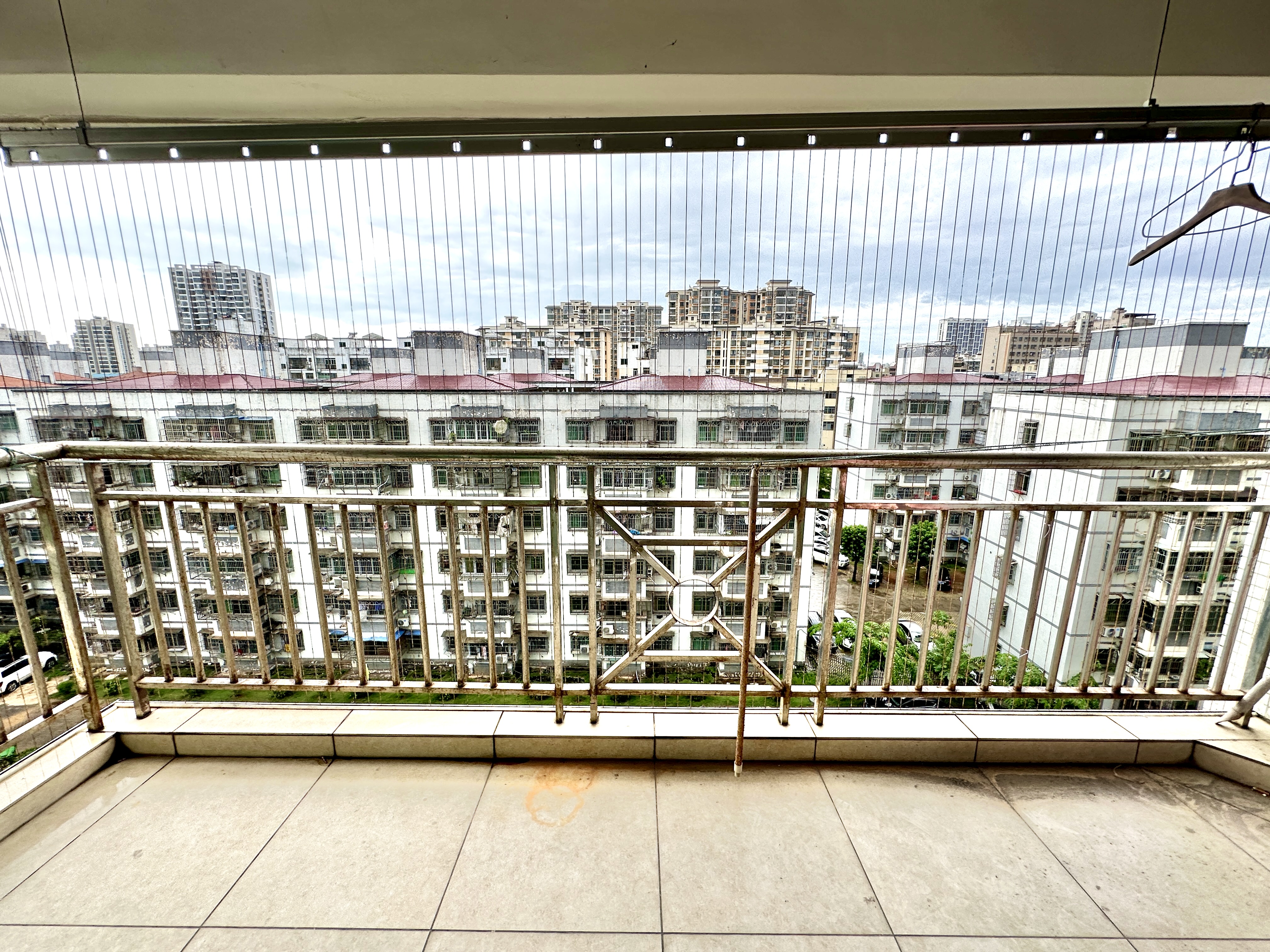 丽晶花园  3室2厅2卫    155.0万 丽晶花园  3室2厅2卫    155.0万阳台