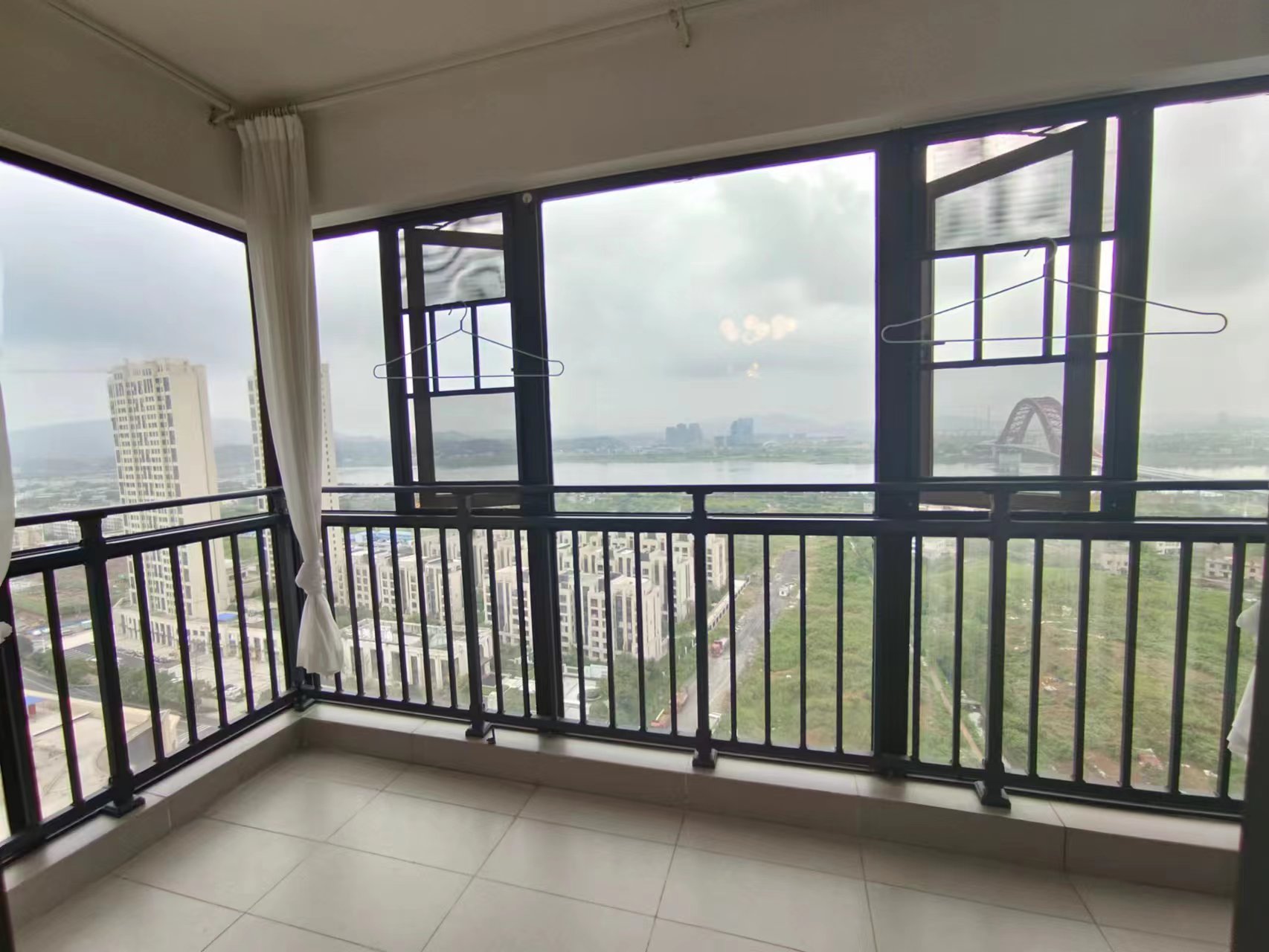 蓝溪谷 3室2厅2卫 89.8万 蓝溪谷 3室2厅2卫 89.8万室内图