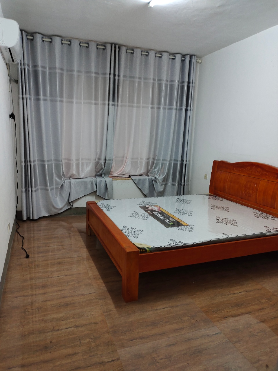 西街印象  3室2厅2卫   1700.00元/月室内图