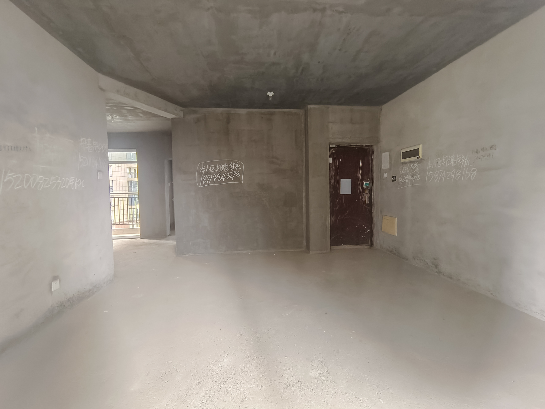 和悦城(蟠龙景苑) 3室2厅2卫 55.0万 和悦城(蟠龙景苑) 3室2厅2卫 55.0万客厅