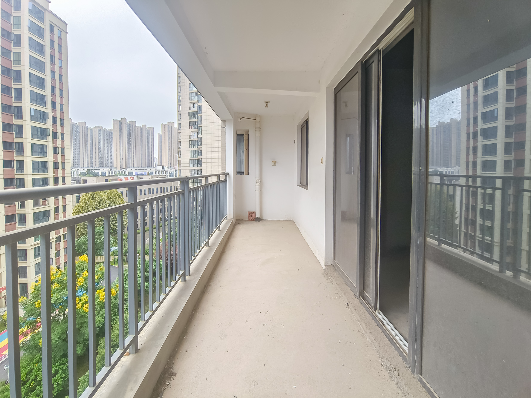 和悦城(蟠龙景苑) 3室2厅2卫 55.0万 和悦城(蟠龙景苑) 3室2厅2卫 55.0万阳台