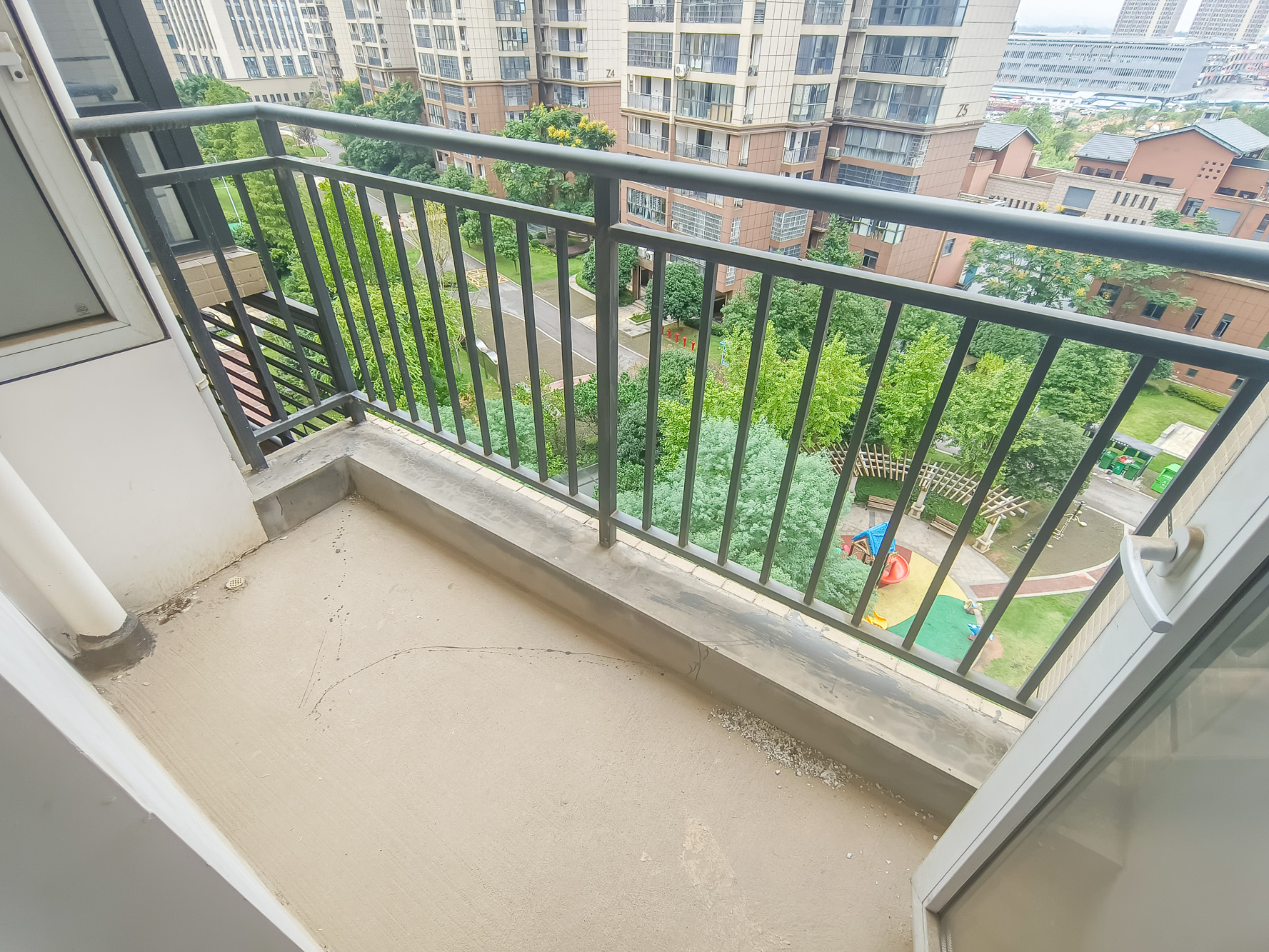 和悦城(蟠龙景苑) 3室2厅2卫 55.0万 和悦城(蟠龙景苑) 3室2厅2卫 55.0万阳台