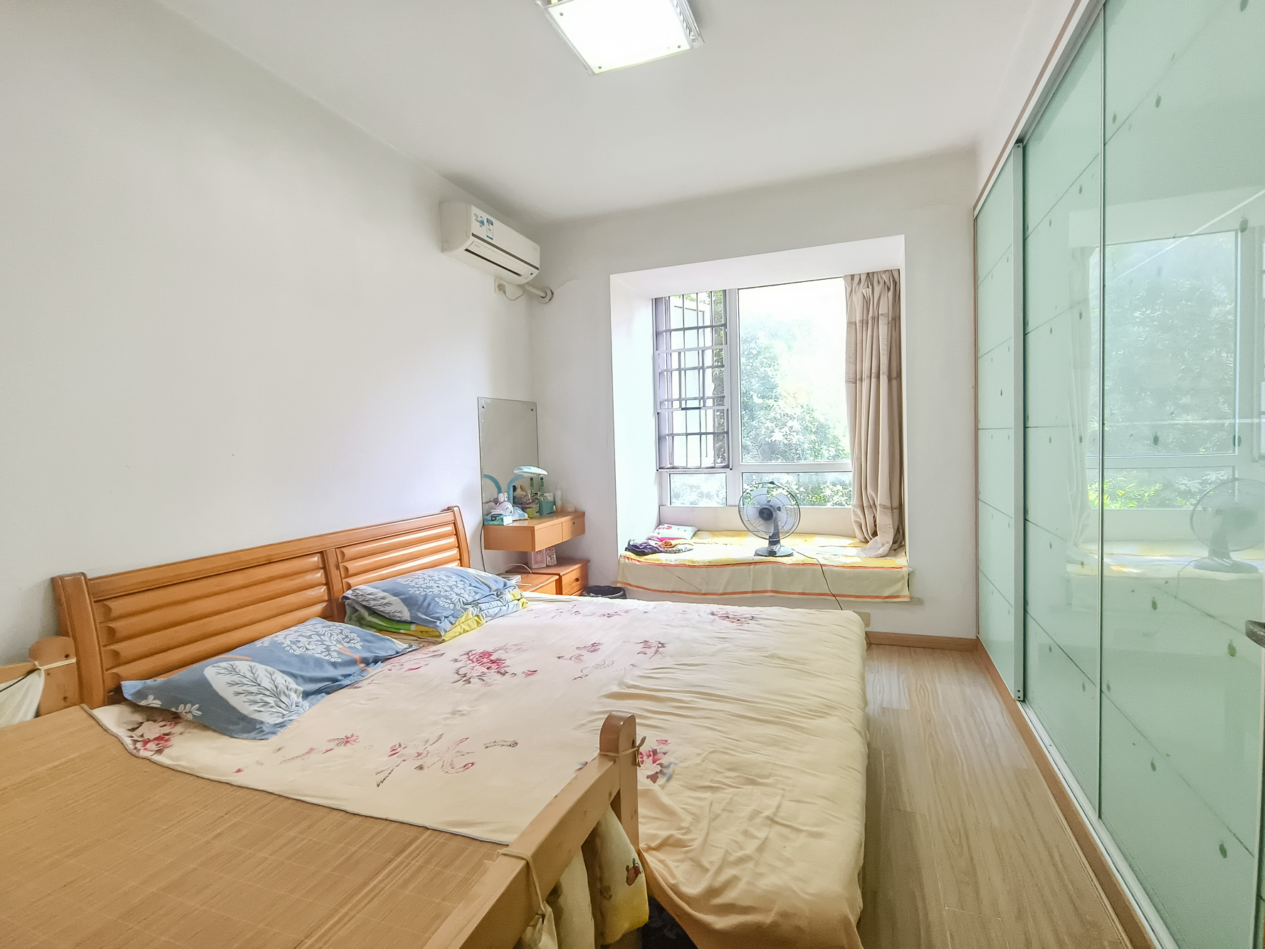 山水湾 2室2厅1卫 58.0万 山水湾 2室2厅1卫 58.0万卧室