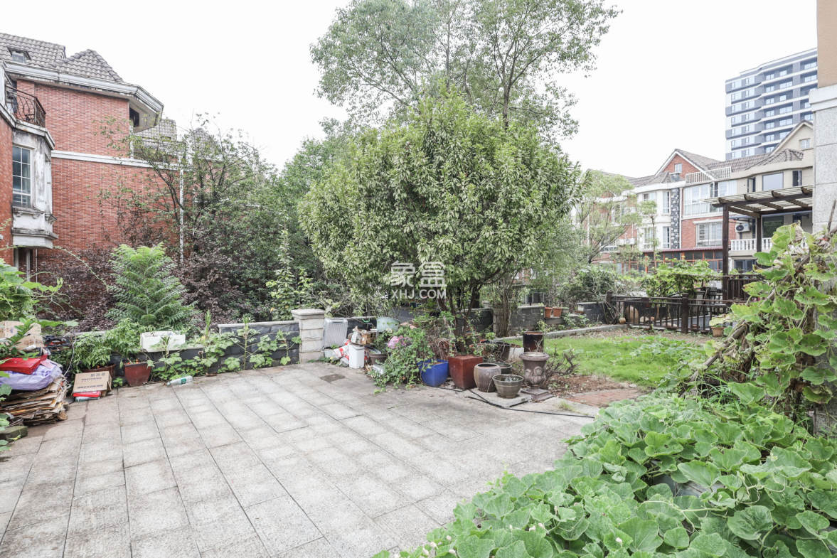 山水英伦  5室2厅2卫    338.5万 山水英伦  5室2厅2卫    338.5万其他