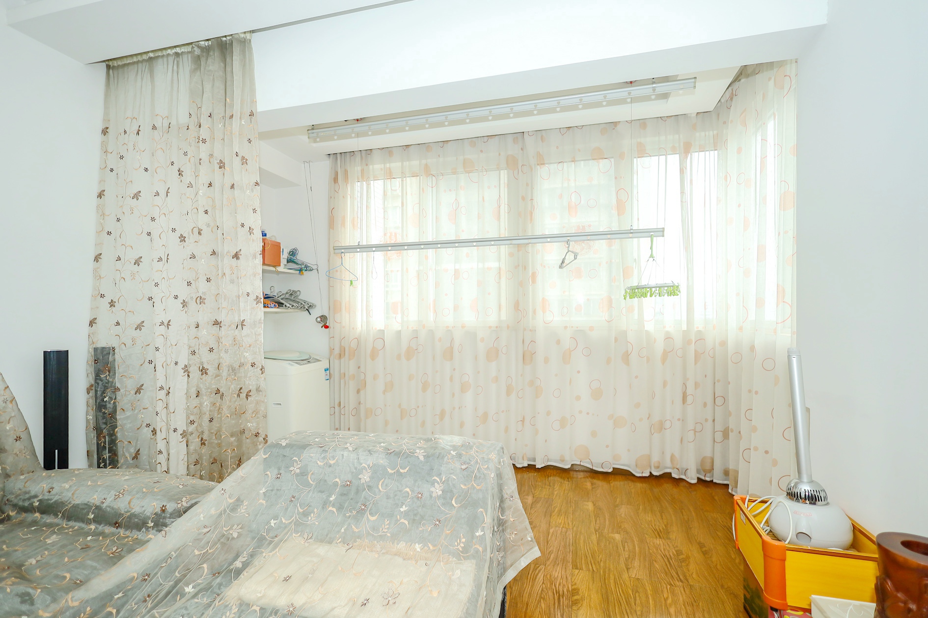 楚天中苑 3室2厅2卫 69.8万 楚天中苑 3室2厅2卫 69.8万阳台