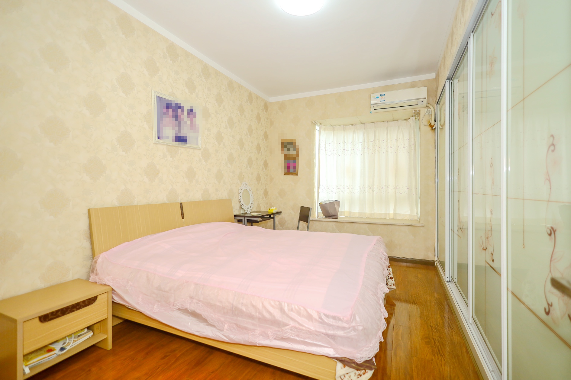 楚天中苑 3室2厅2卫 69.8万 楚天中苑 3室2厅2卫 69.8万卧室