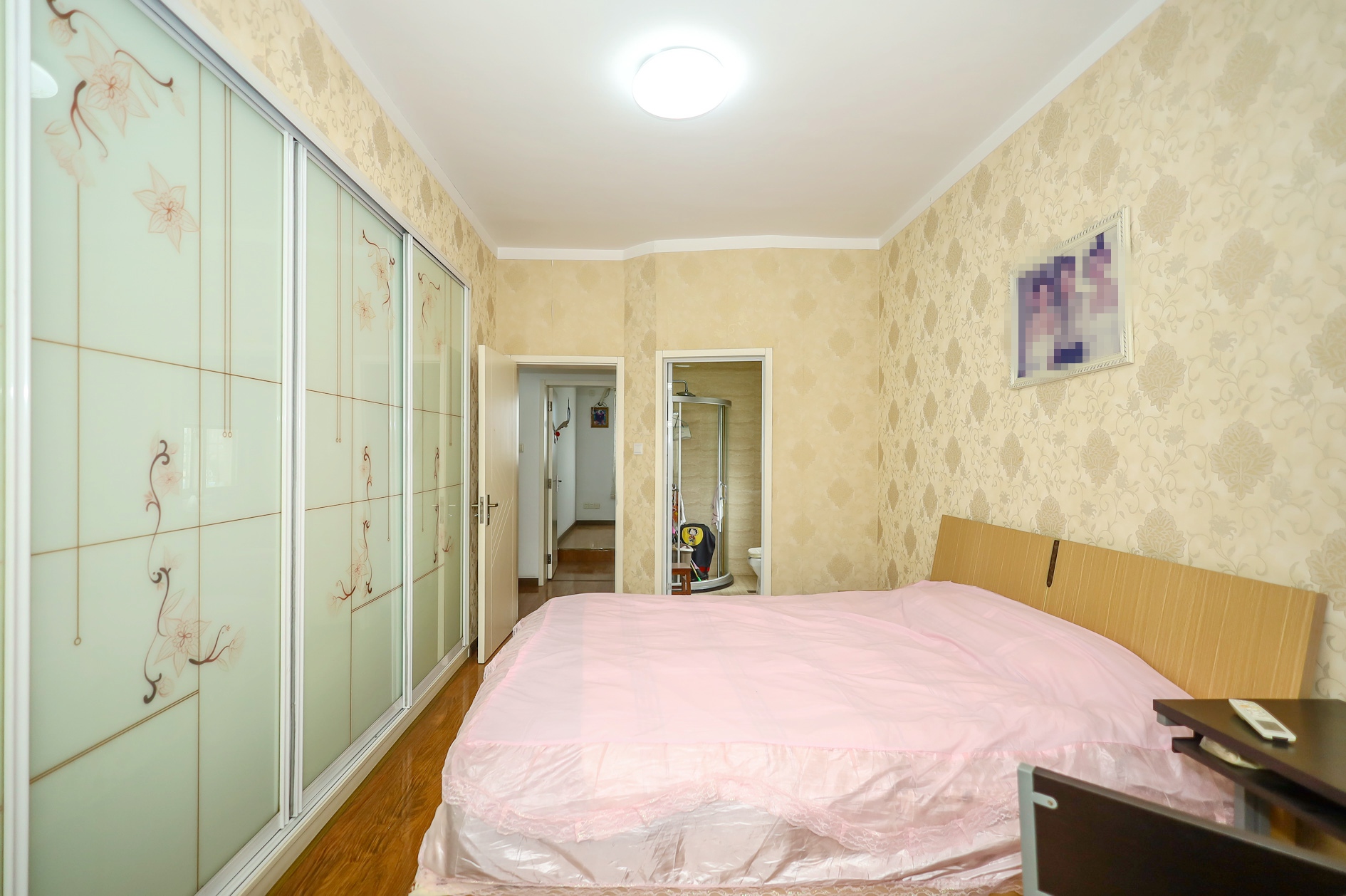 楚天中苑 3室2厅2卫 69.8万 楚天中苑 3室2厅2卫 69.8万卧室