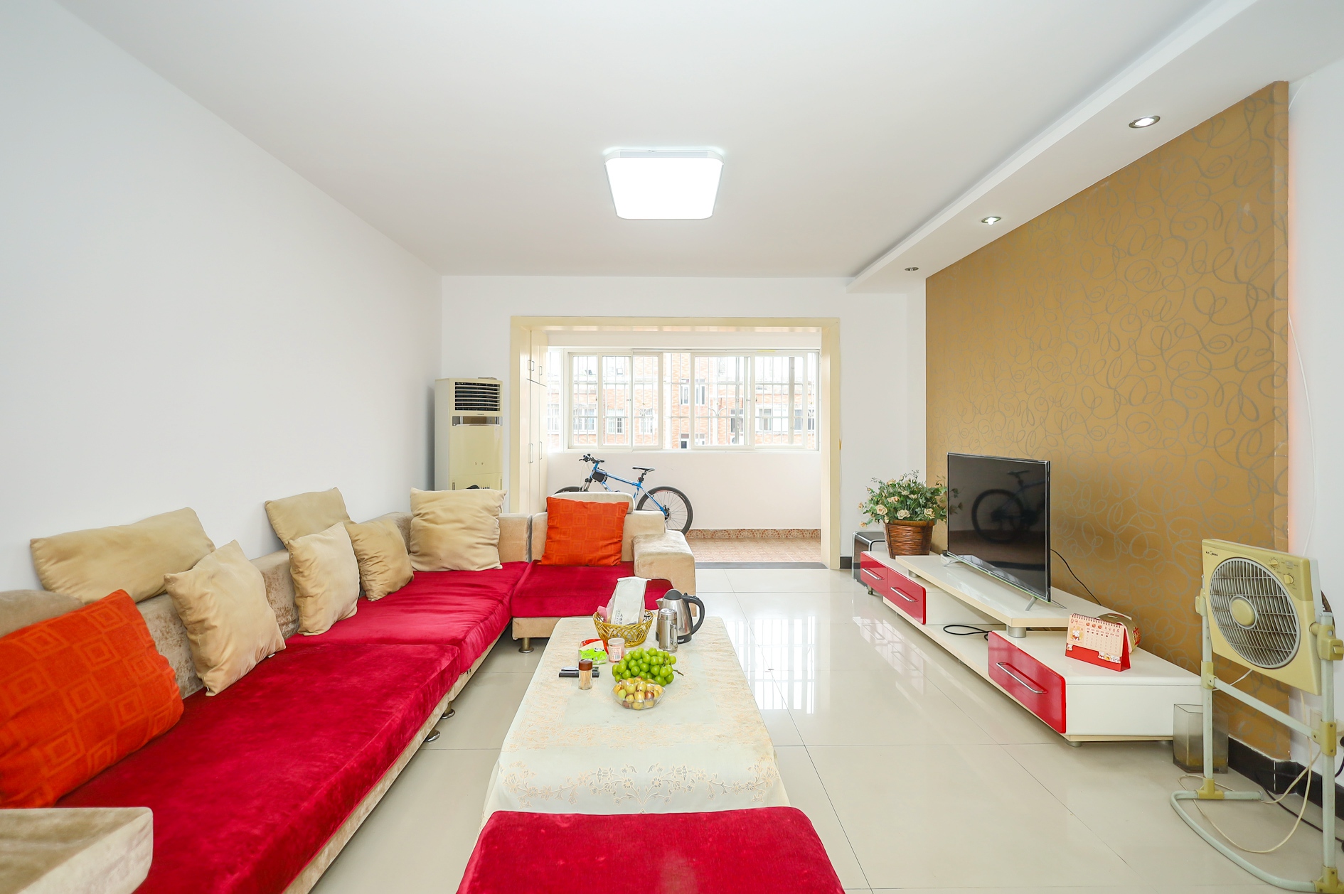 嘉盛逸林园（新合村综合楼）  3室2厅2卫    106.8万客厅