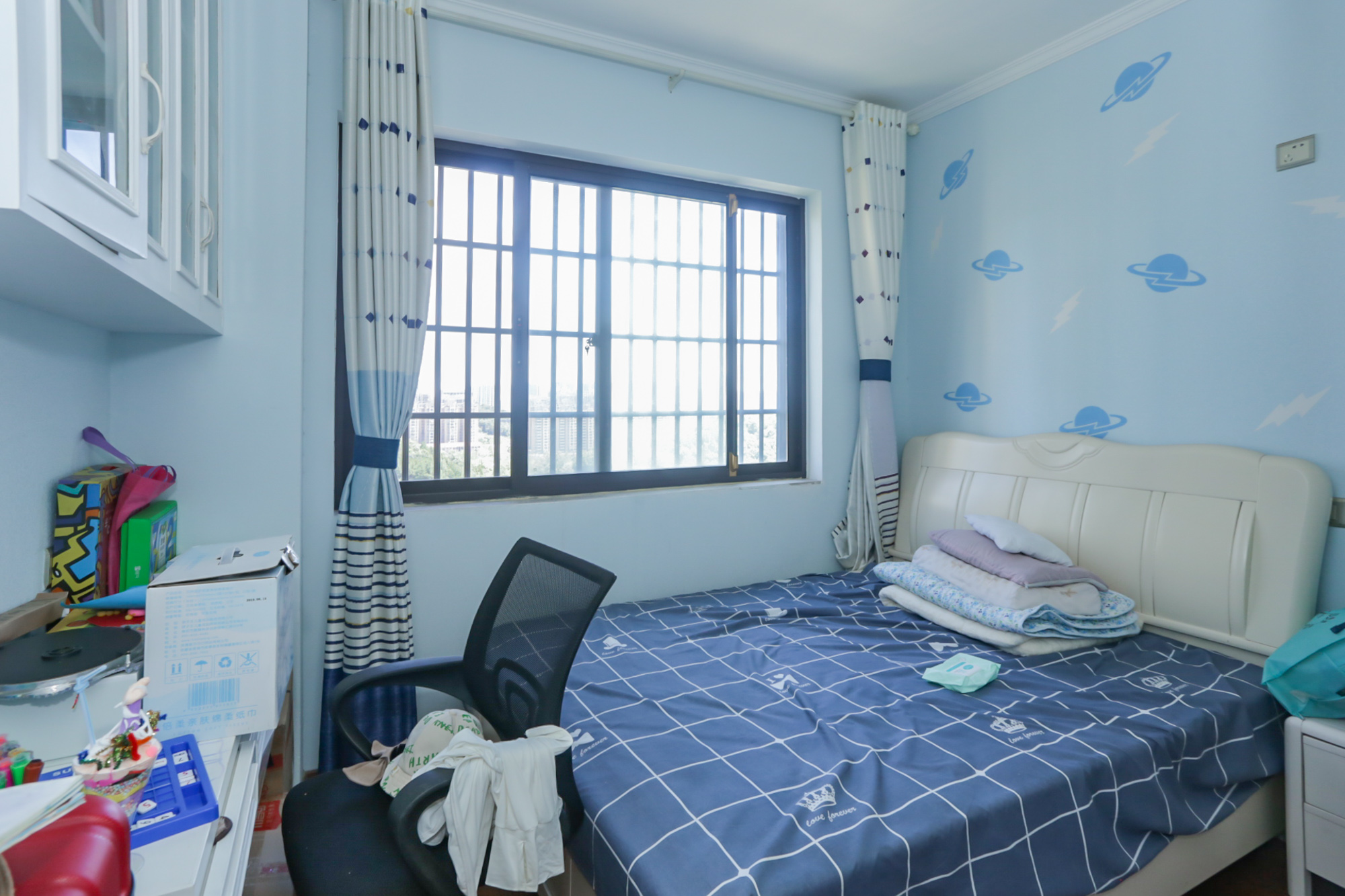 奥克斯缔壹城  3室2厅2卫   135.00万卧室