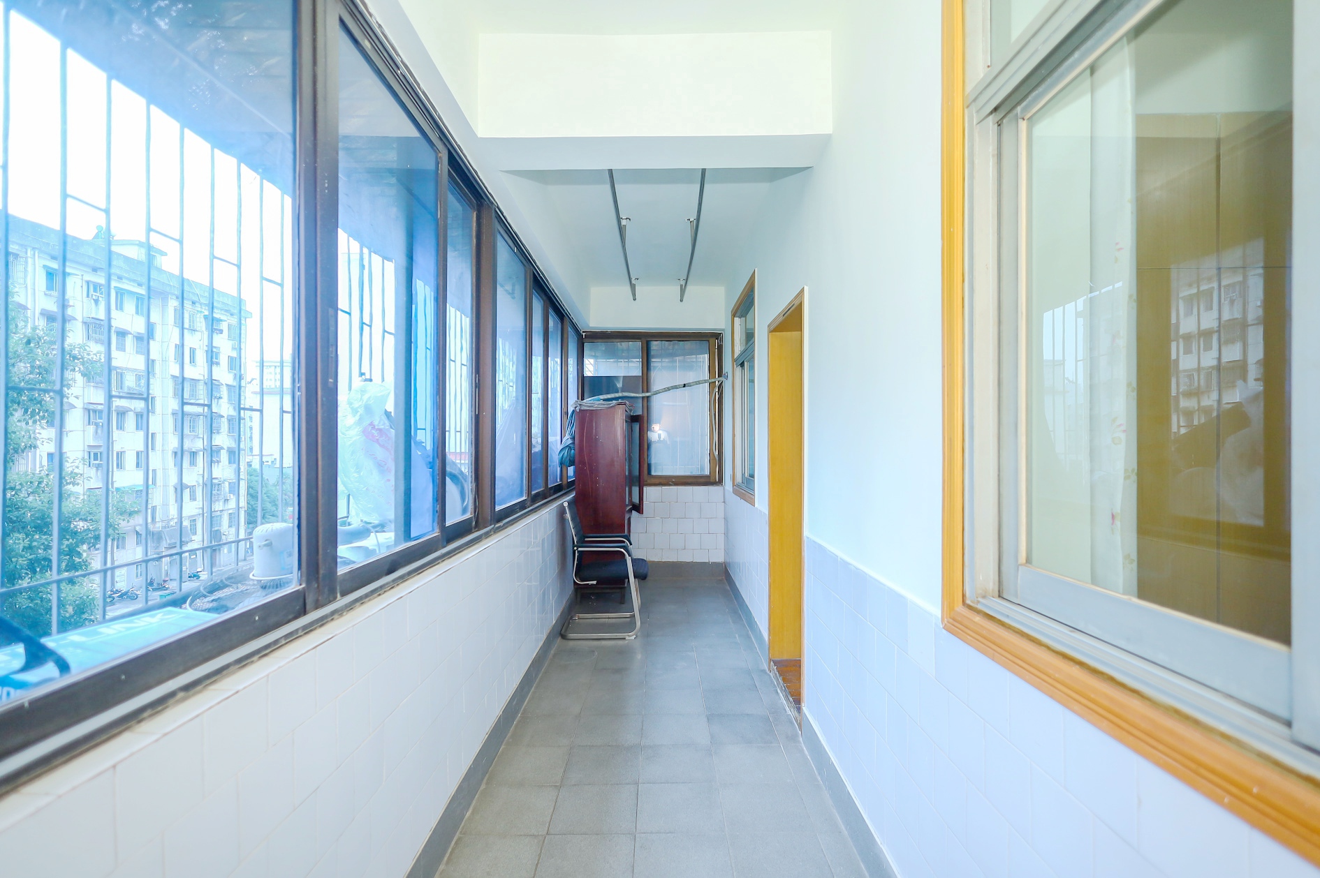 湖南省计划干部学校宿舍  3室2厅1卫   65.80万阳台
