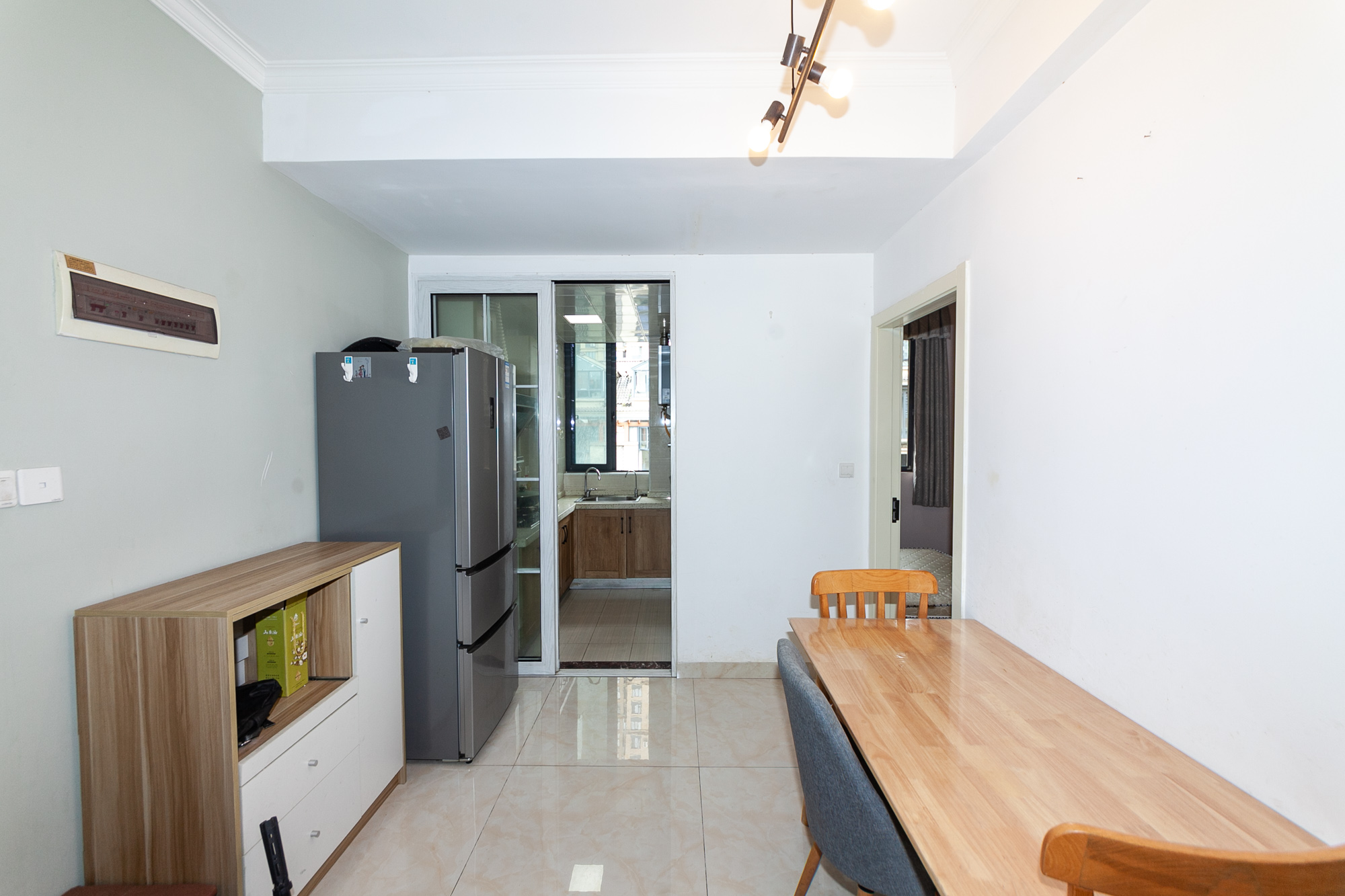 澳海澜庭 3室2厅1卫 68.8万 澳海澜庭 3室2厅1卫 68.8万客厅