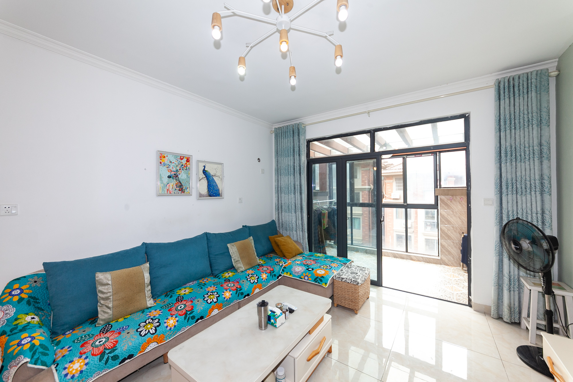 澳海澜庭 3室2厅1卫 68.8万 澳海澜庭 3室2厅1卫 68.8万客厅