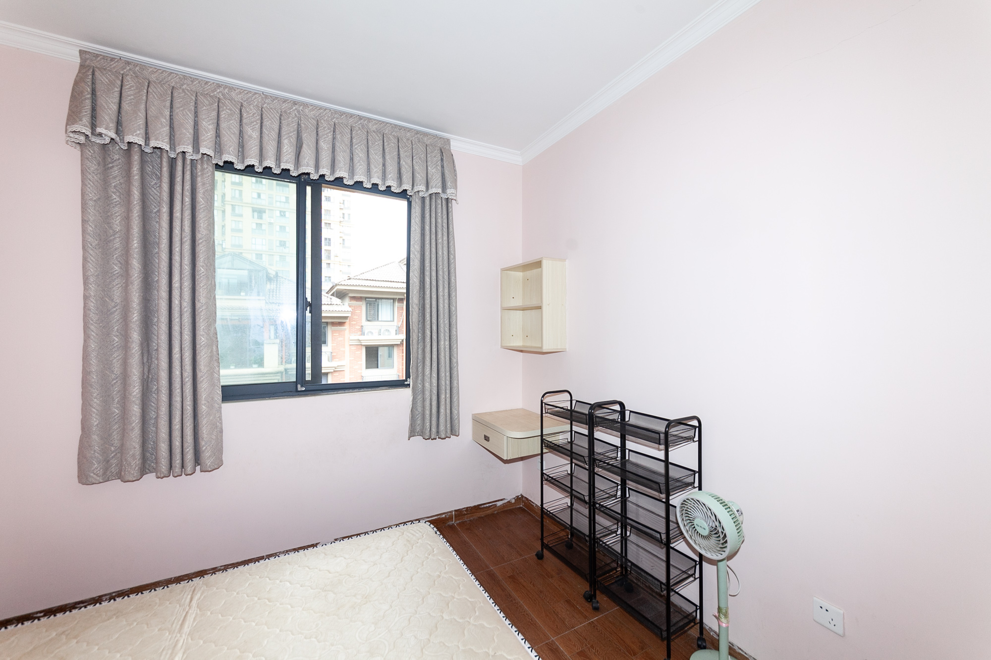 澳海澜庭 3室2厅1卫 68.8万 澳海澜庭 3室2厅1卫 68.8万卧室