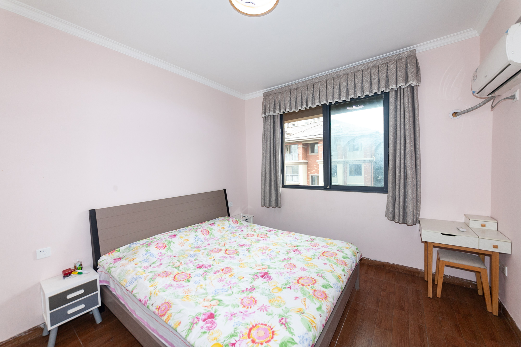 澳海澜庭 3室2厅1卫 68.8万 澳海澜庭 3室2厅1卫 68.8万卧室