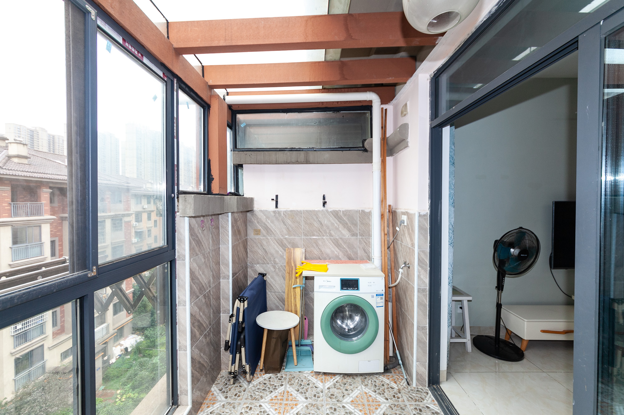 澳海澜庭 3室2厅1卫 68.8万 澳海澜庭 3室2厅1卫 68.8万阳台