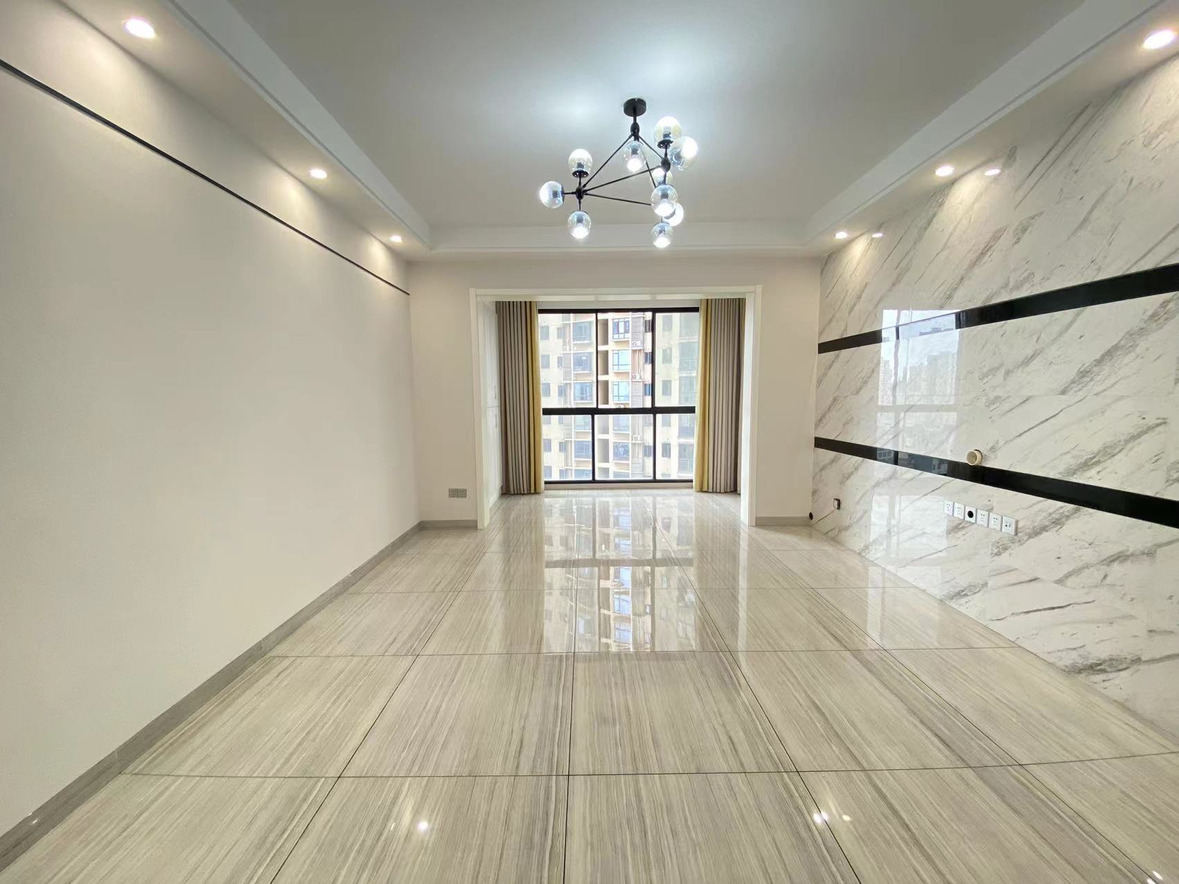 华晨御园  3室2厅2卫    85.0万 华晨御园  3室2厅2卫    85.0万室内图