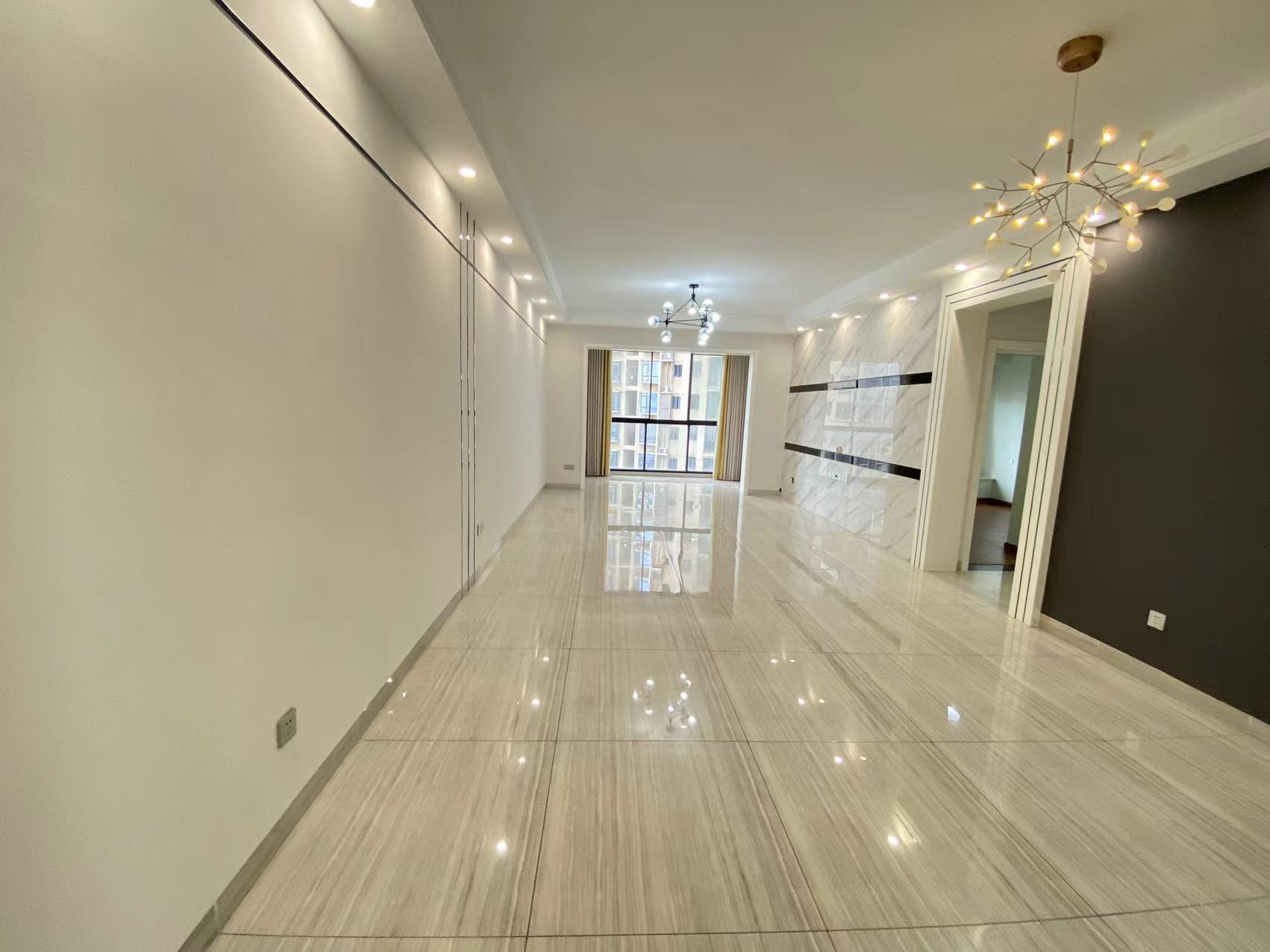 华晨御园  3室2厅2卫    85.0万 华晨御园  3室2厅2卫    85.0万室内图