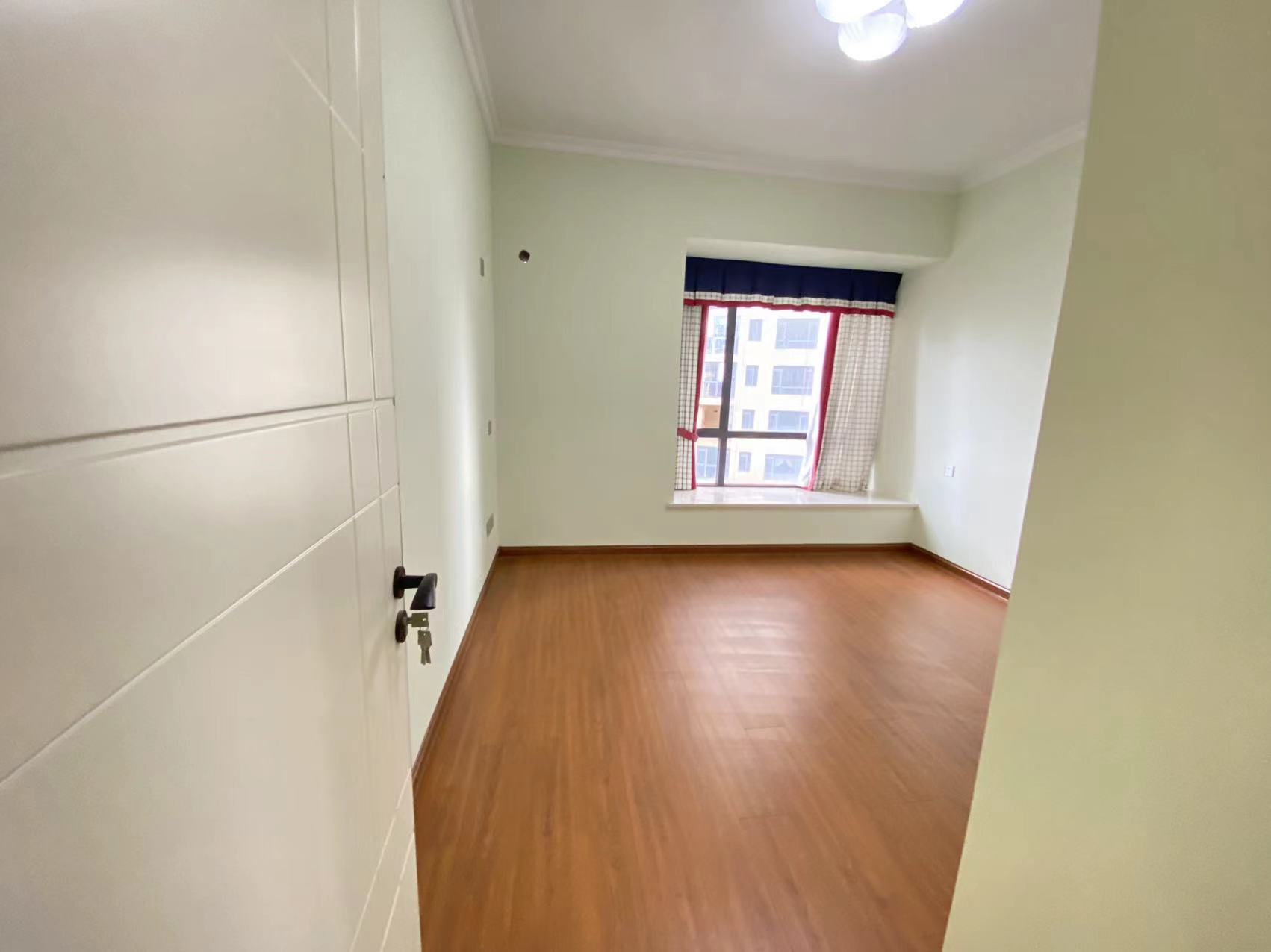 华晨御园  3室2厅2卫    85.0万 华晨御园  3室2厅2卫    85.0万室内图