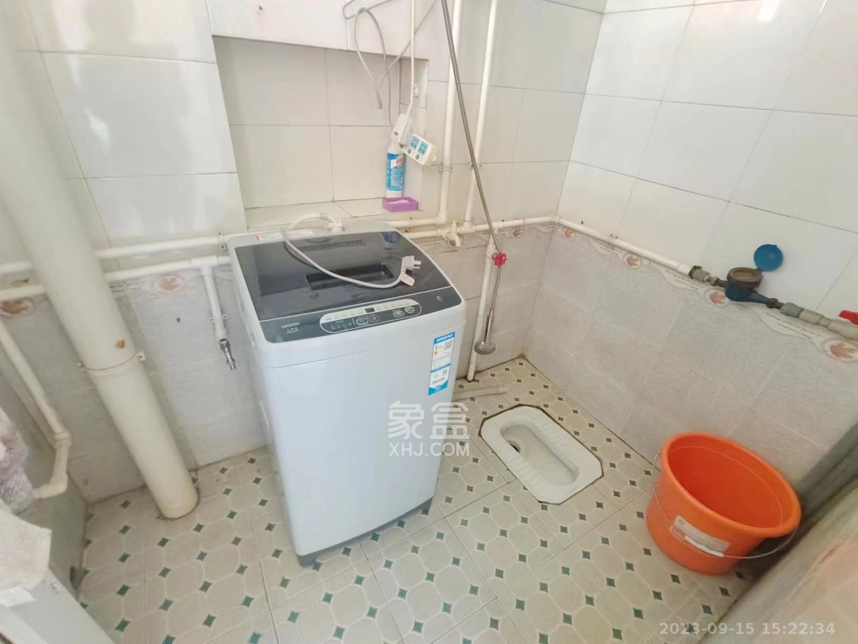 城西安置小区  5室2厅2卫   1500.00元/月室内图