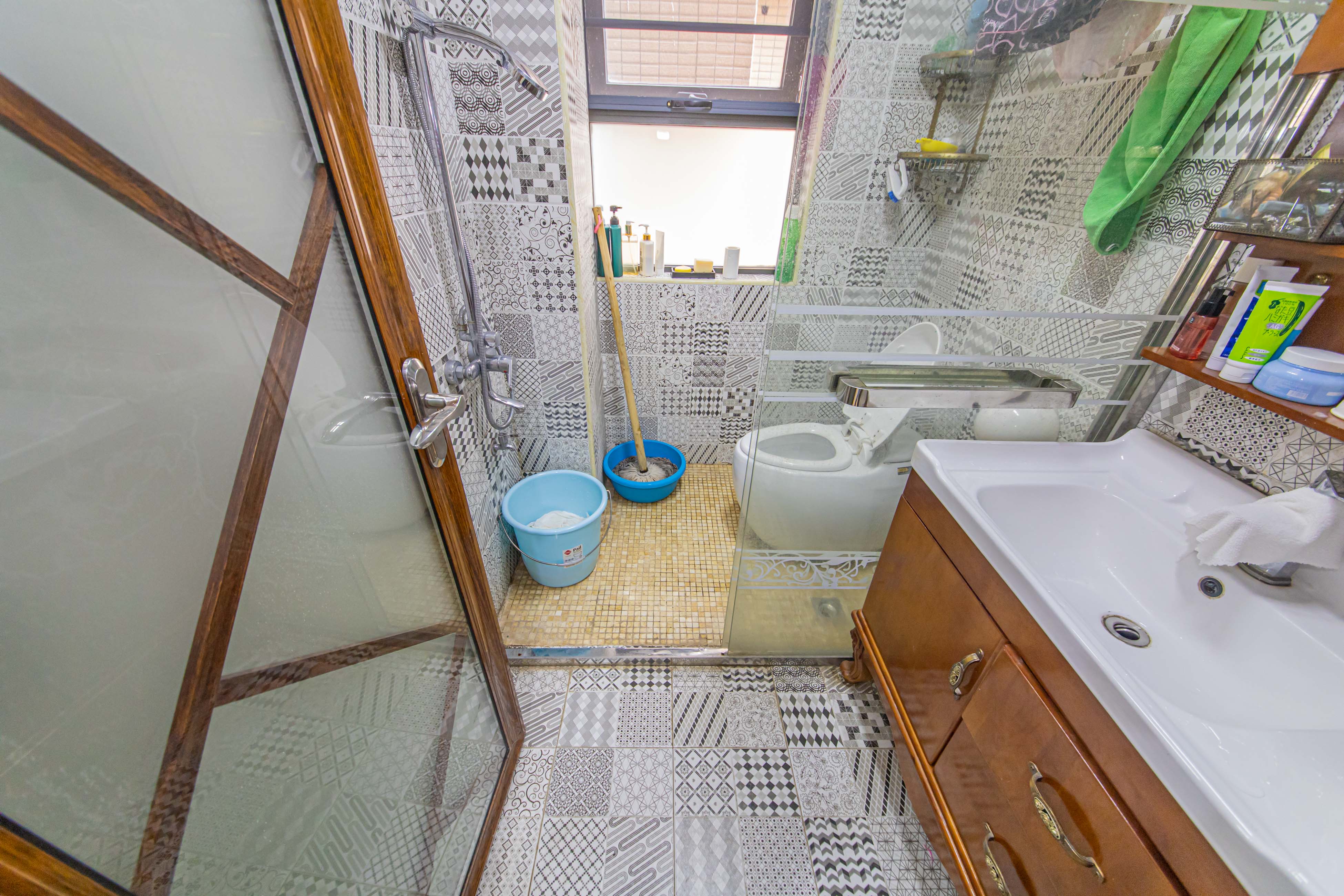 湘江雅颂居  3室2厅1卫   198.00万卫生间
