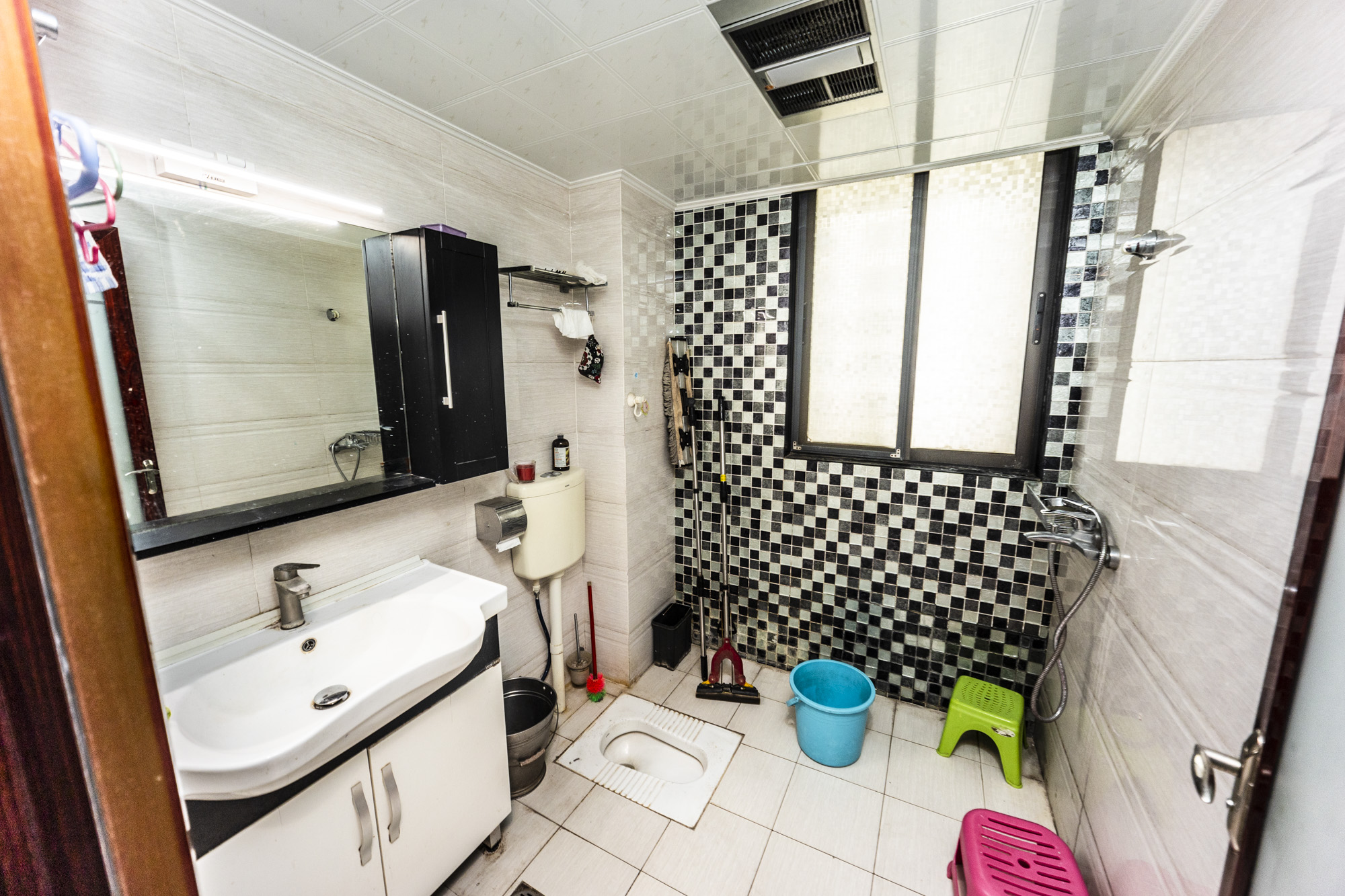 通用时代国际社区  4室2厅2卫    196.0万卫生间