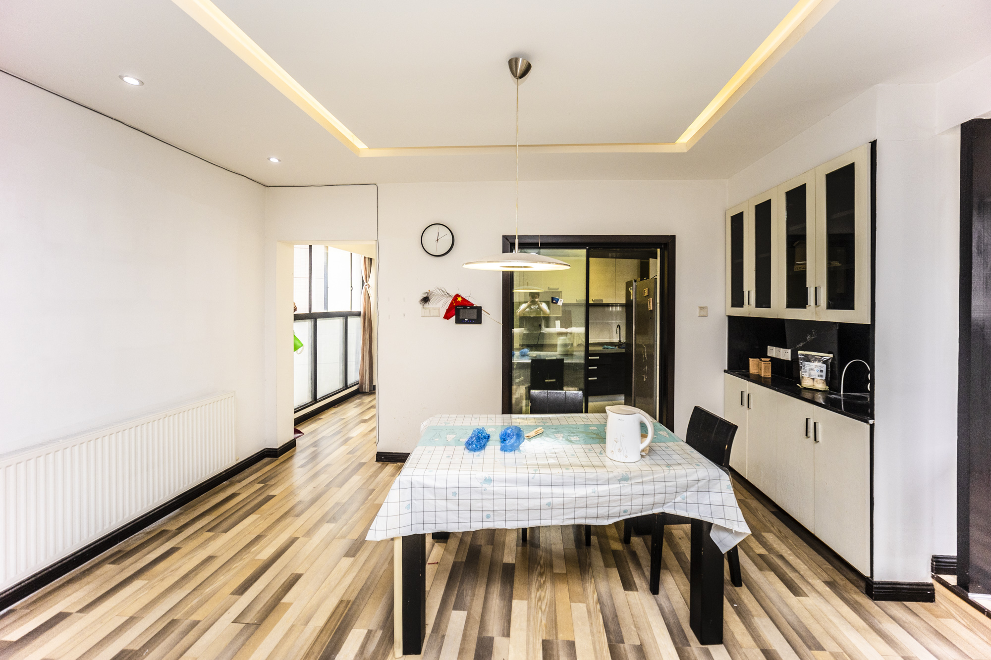 通用时代国际社区  4室2厅2卫    196.0万客厅