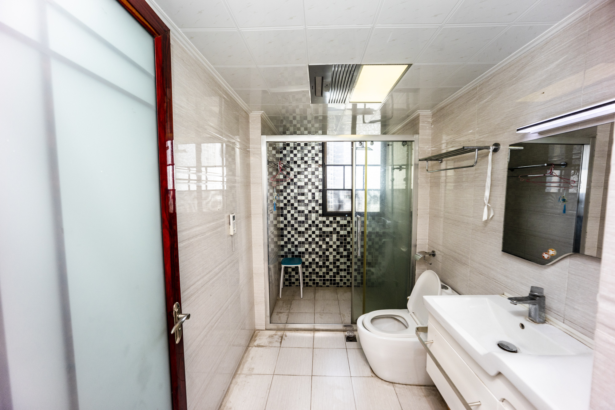 通用时代国际社区  4室2厅2卫    196.0万卫生间