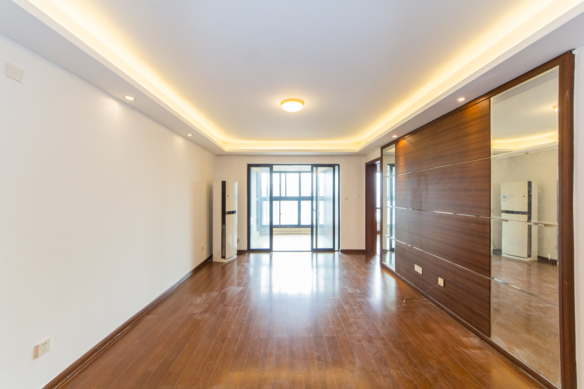 万科城  3室2厅1卫    99.9万客厅