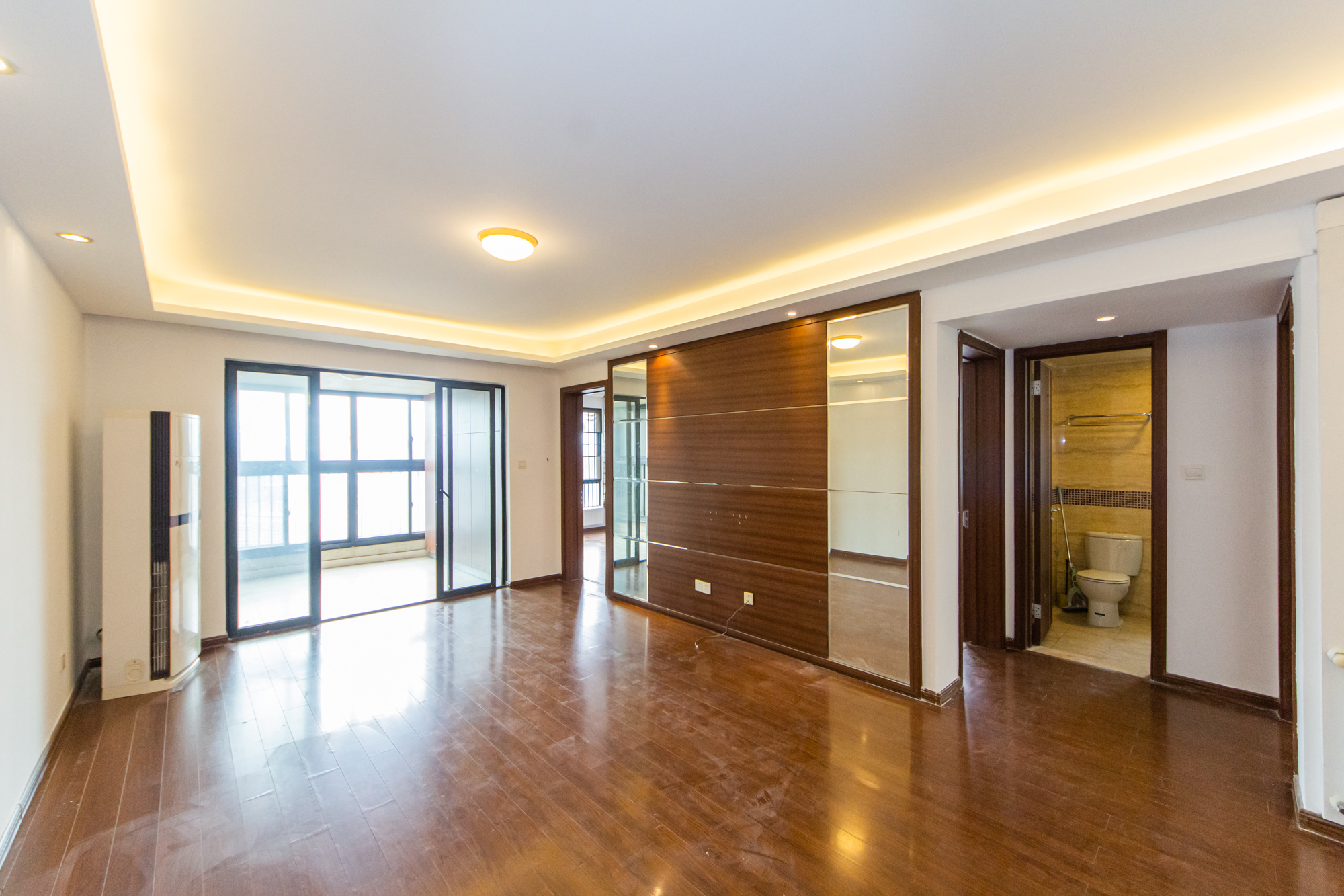 万科城  3室2厅1卫    99.9万客厅