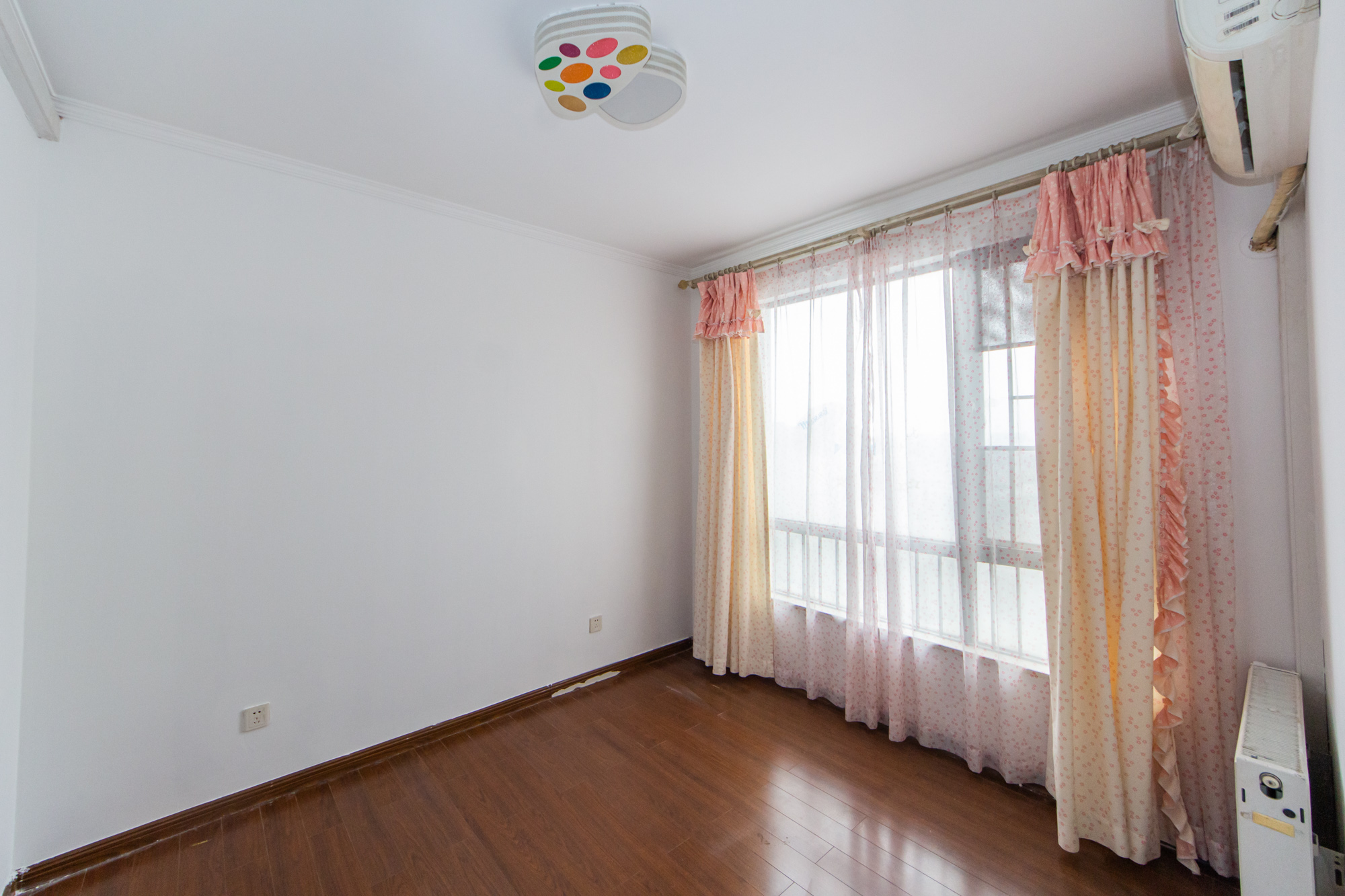 万科城  3室2厅1卫    99.9万卧室