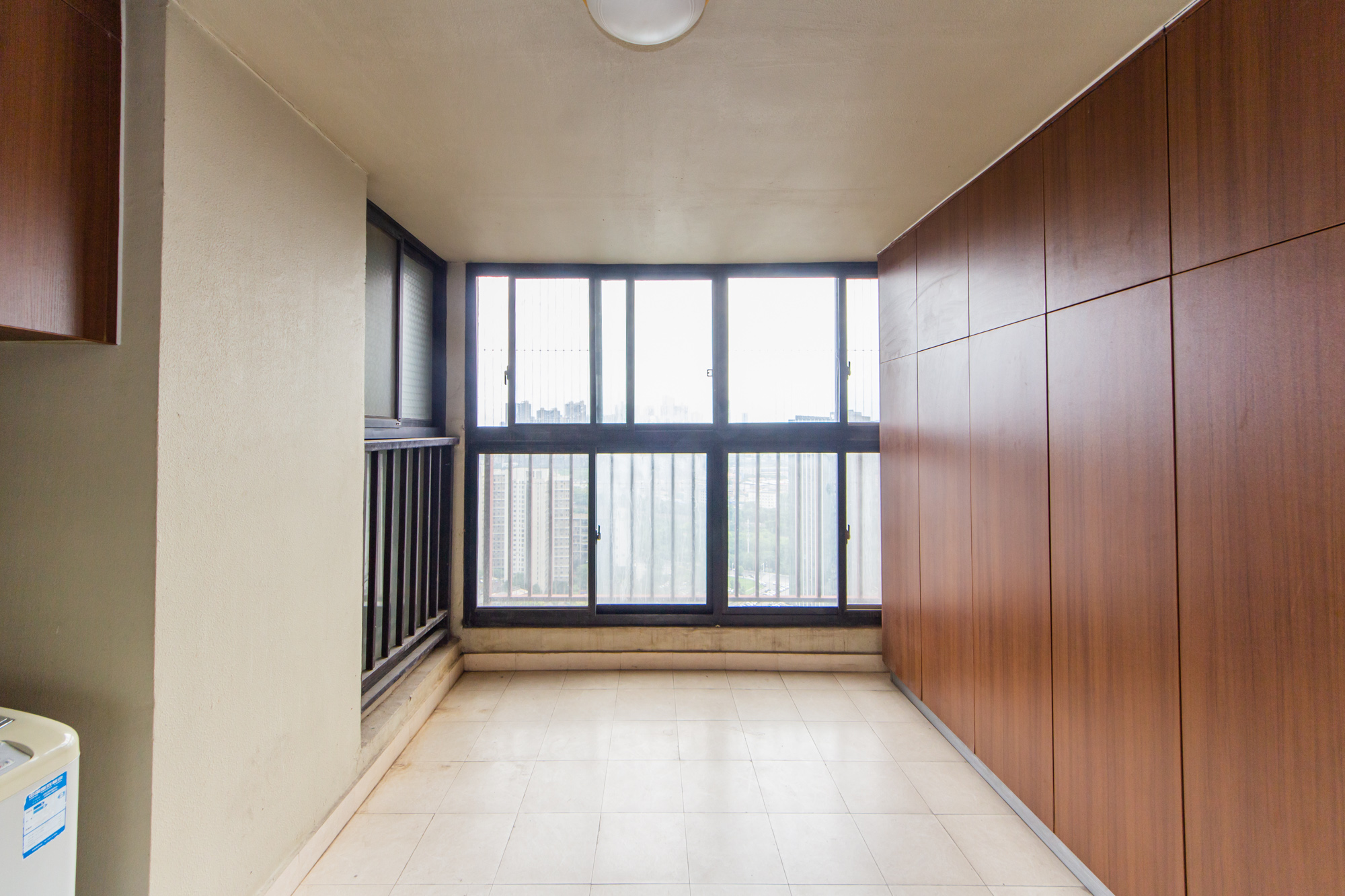 万科城  3室2厅1卫    99.9万阳台