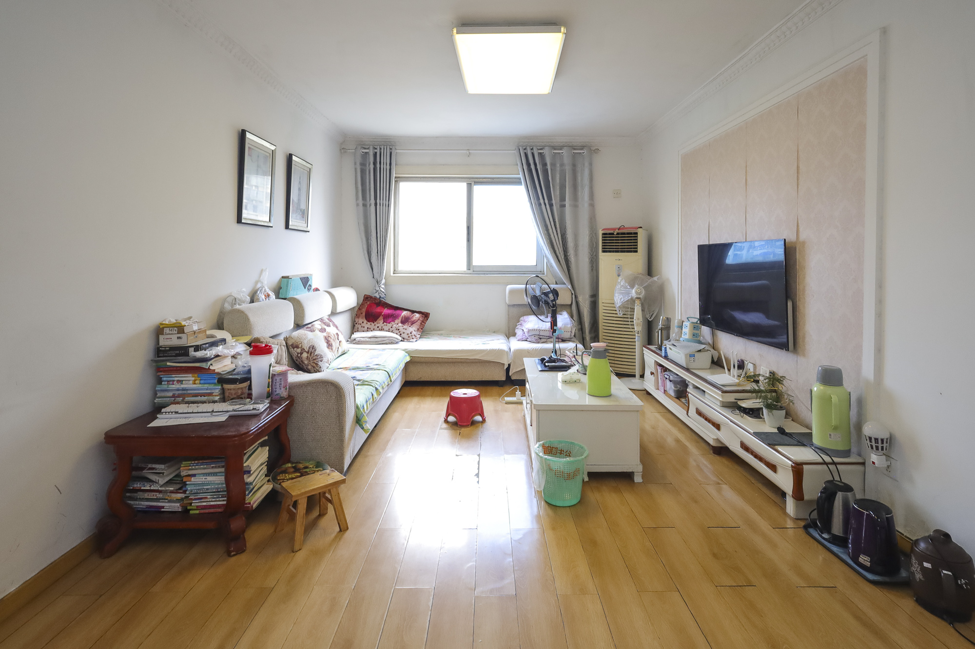 银洲公寓 2室2厅1卫 86.0万 银洲公寓 2室2厅1卫 86.0万客厅