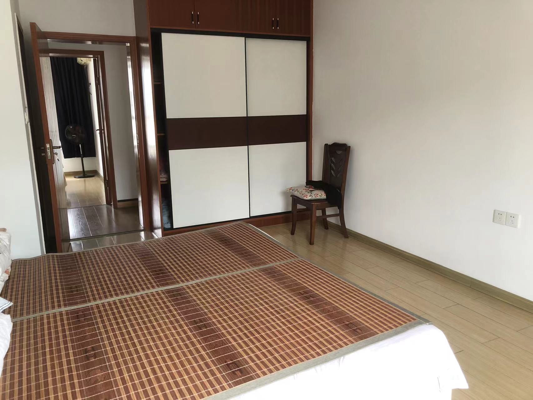 天泰花园（就是天泰小区）  6室2厅2卫   72.00万室内图
