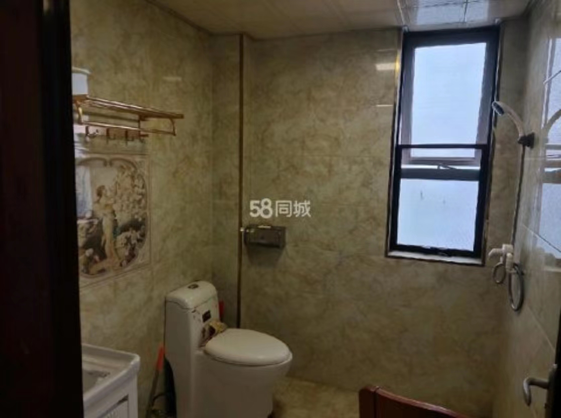 滨湖俊园  3室1厅2卫   2800.00元/月室内图