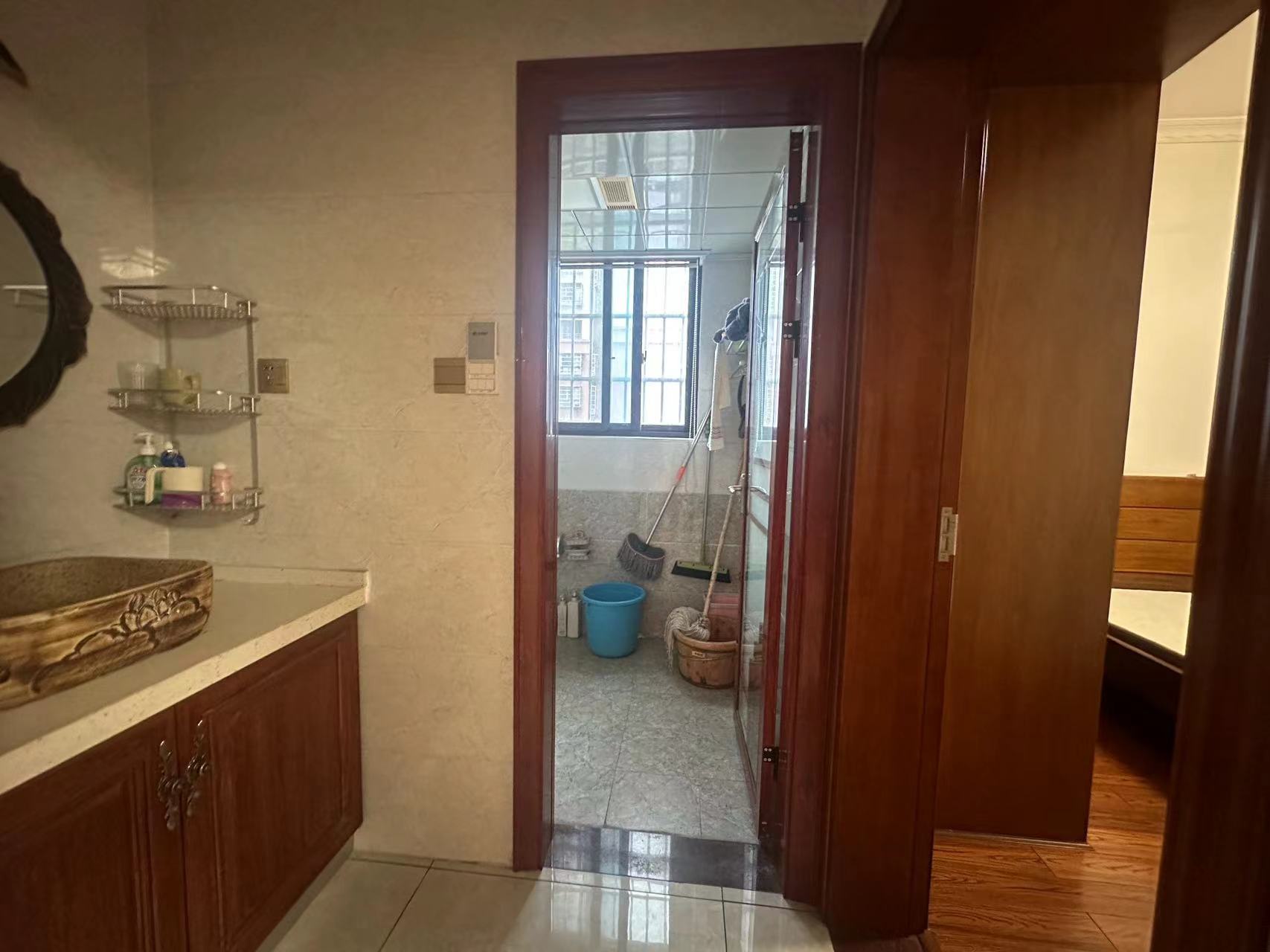 西郡佳园  0室0厅0卫    72.0万 西郡佳园  0室0厅0卫    72.0万室内图