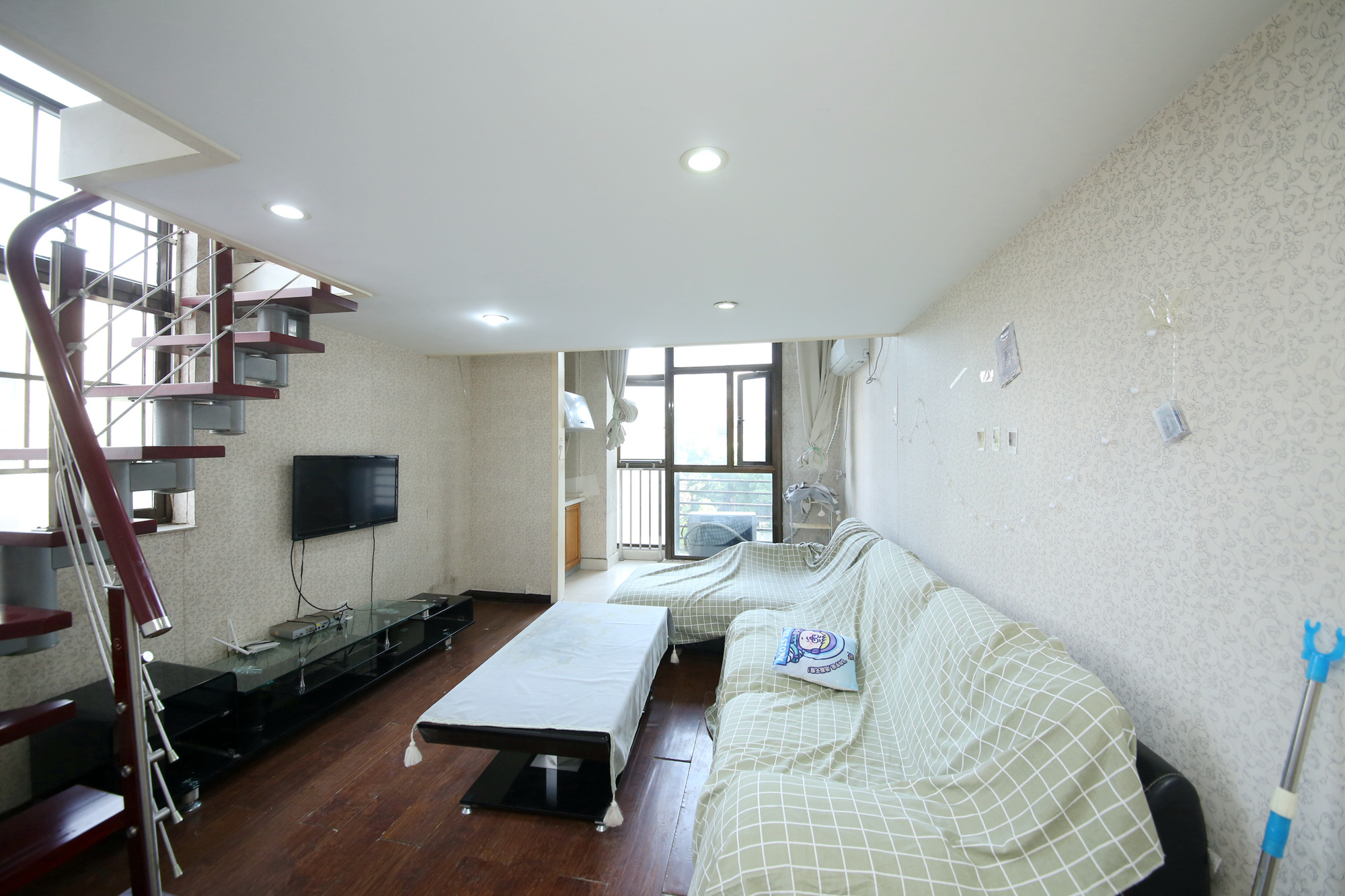 铂宫  1室1厅1卫   55.00万客厅