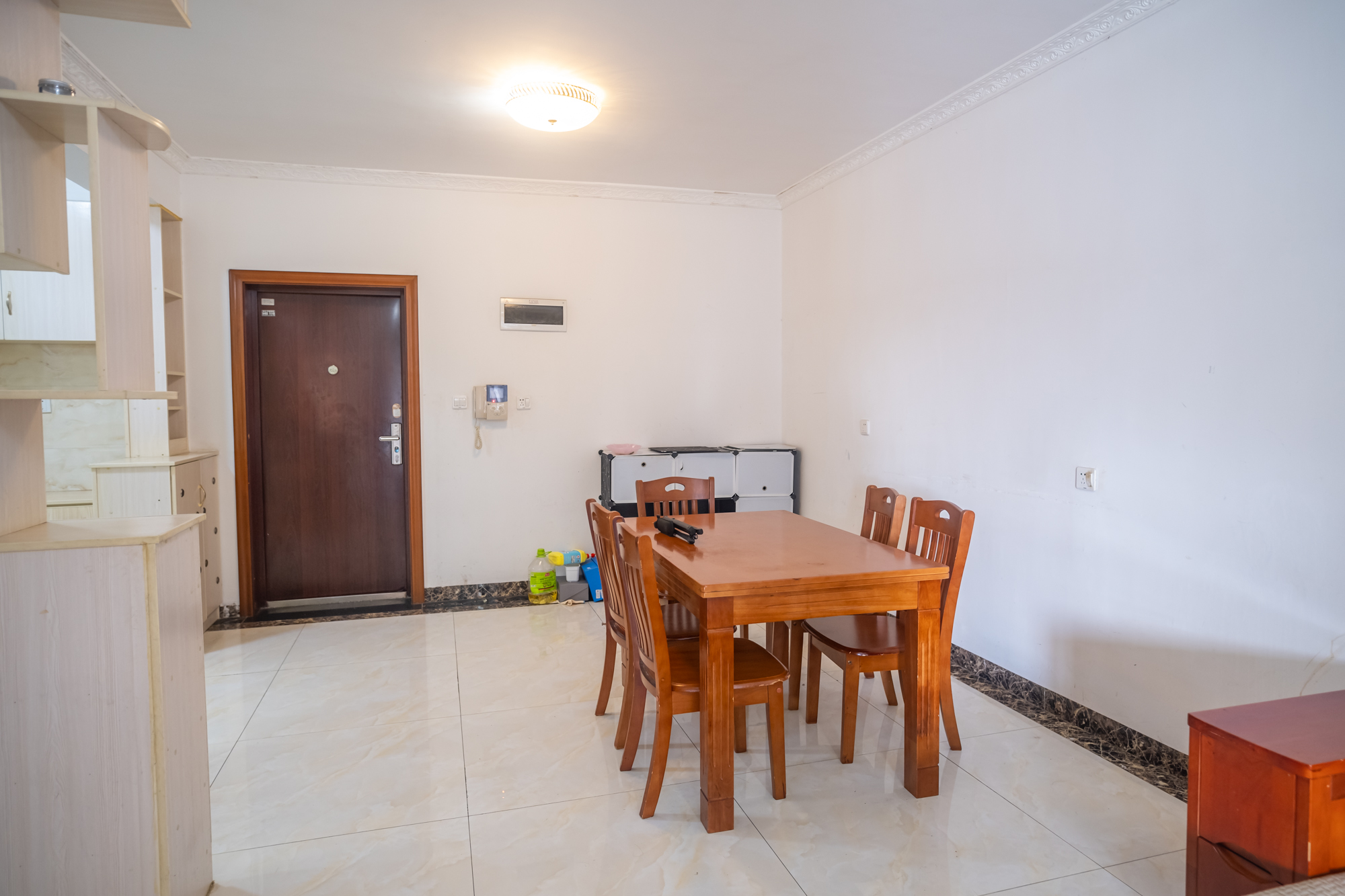 三一街区 3室2厅1卫 66.88万 三一街区 3室2厅1卫 66.88万客厅