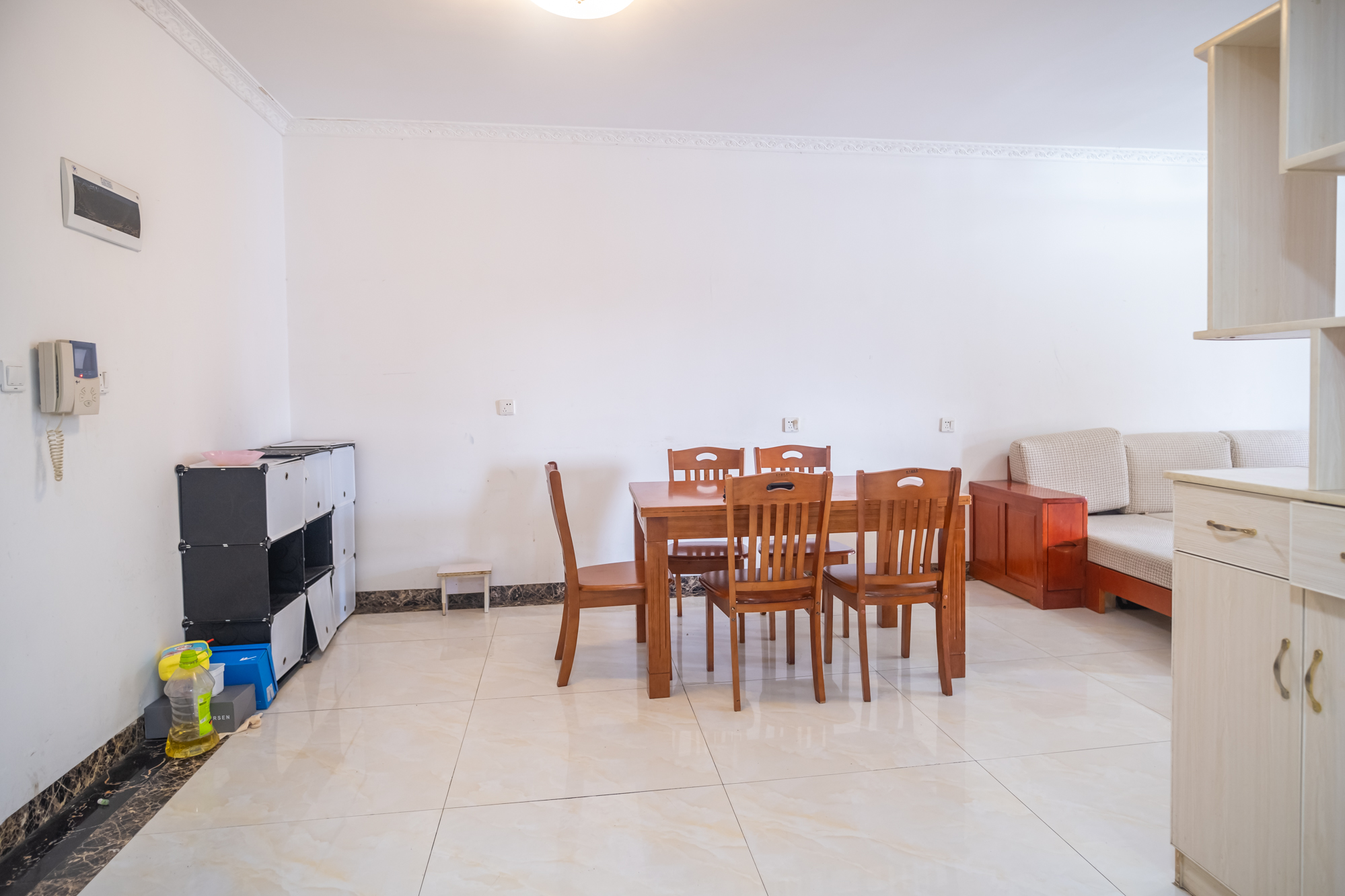 三一街区 3室2厅1卫 66.88万 三一街区 3室2厅1卫 66.88万客厅