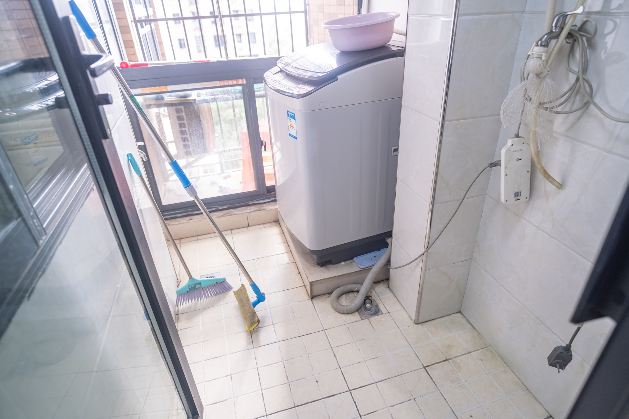 三一街区 3室2厅1卫 66.88万 三一街区 3室2厅1卫 66.88万阳台